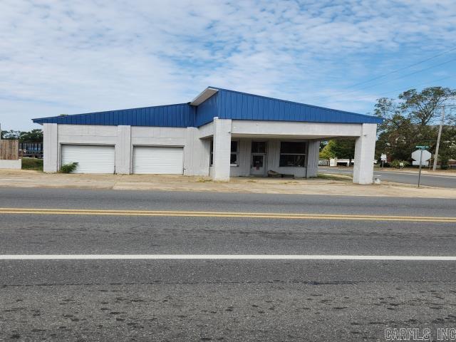 Great location downtown. Unlimited potential.