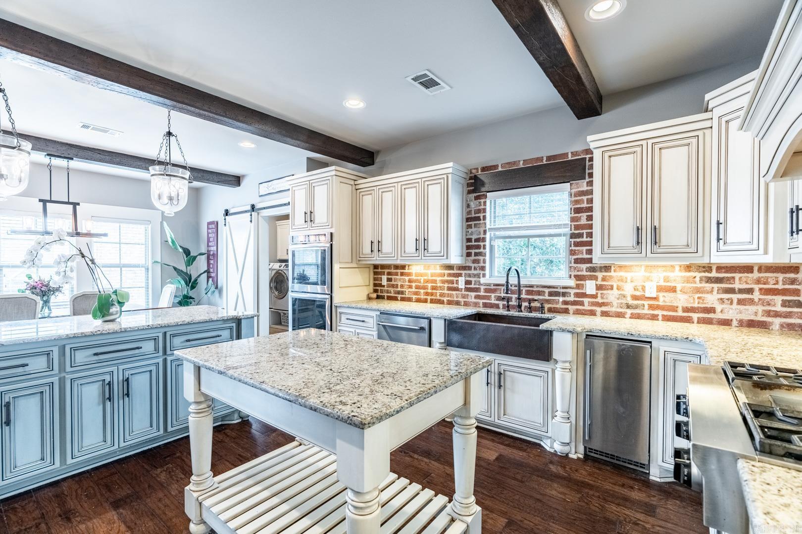 WEATHERSTONE - Residential