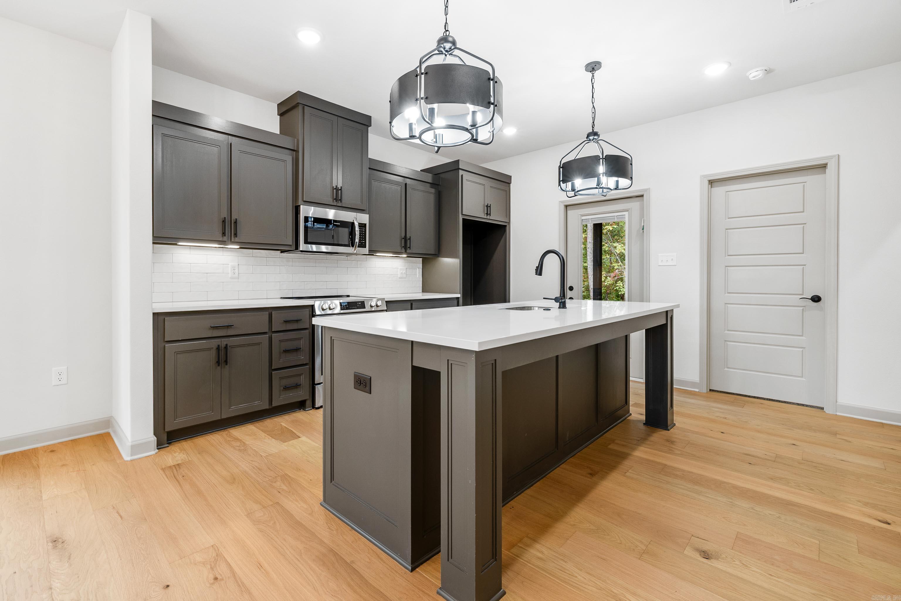 PINEWOOD ESTATES - Residential