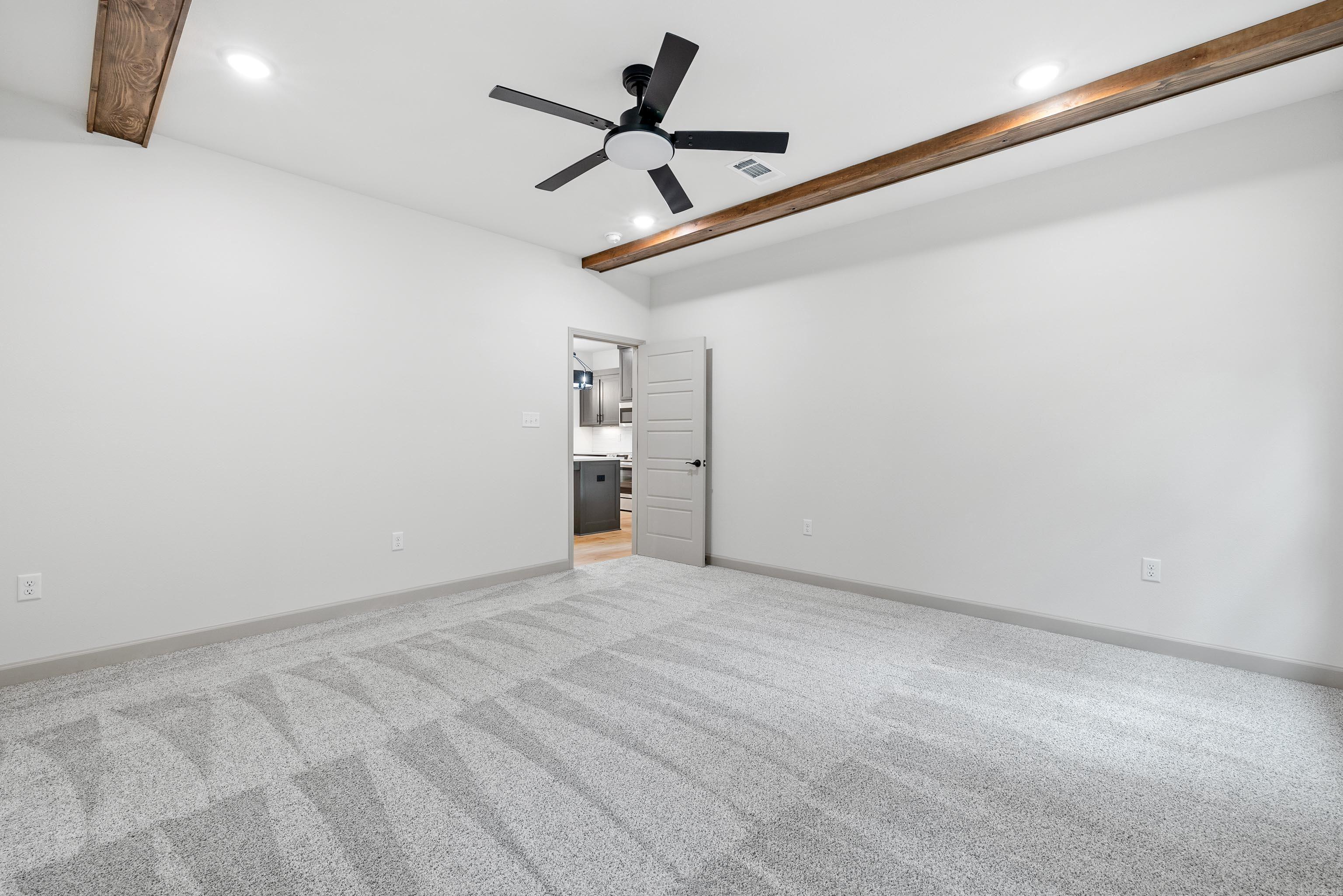 PINEWOOD ESTATES - Residential