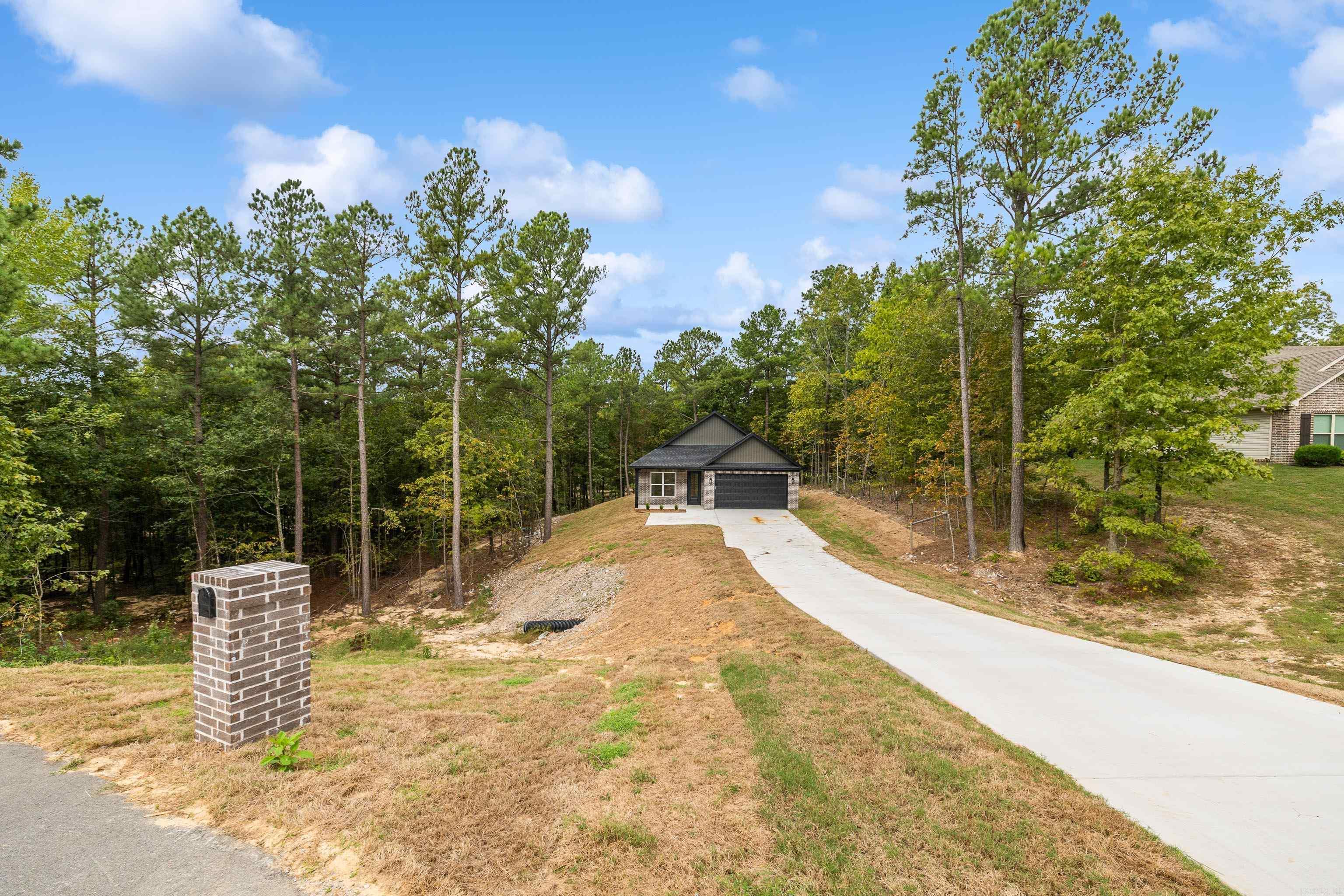 PINEWOOD ESTATES - Residential