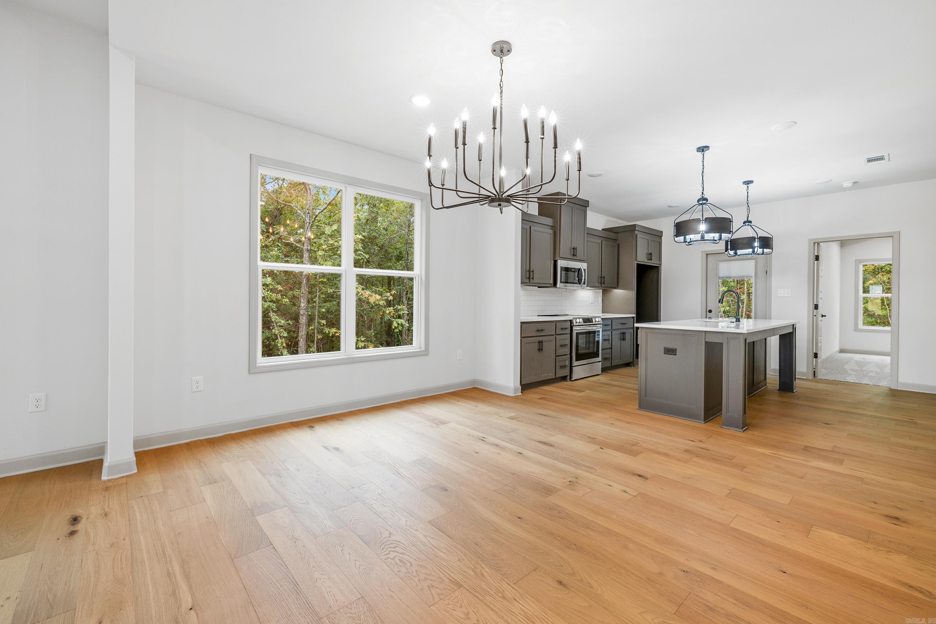 PINEWOOD ESTATES - Residential