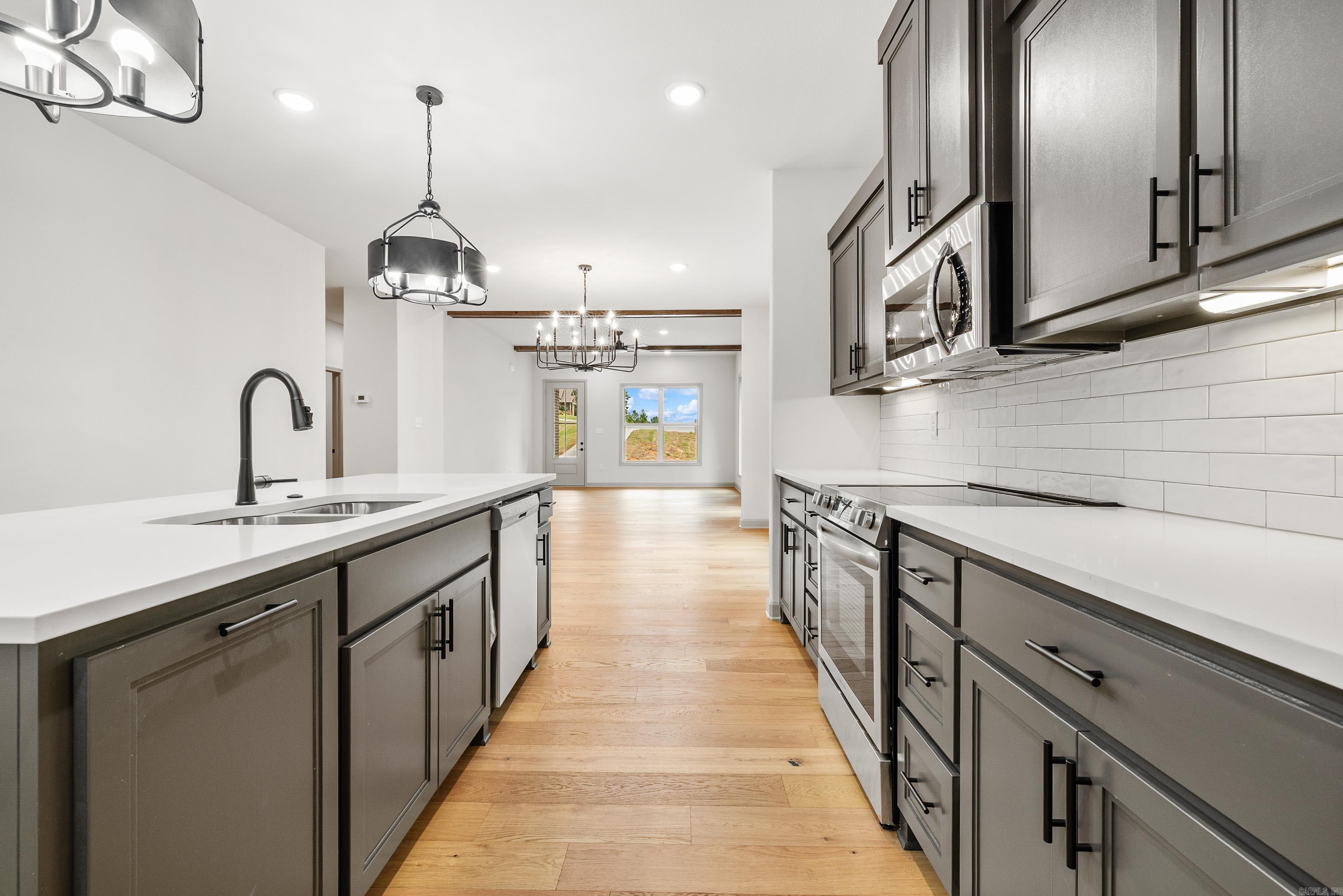 PINEWOOD ESTATES - Residential