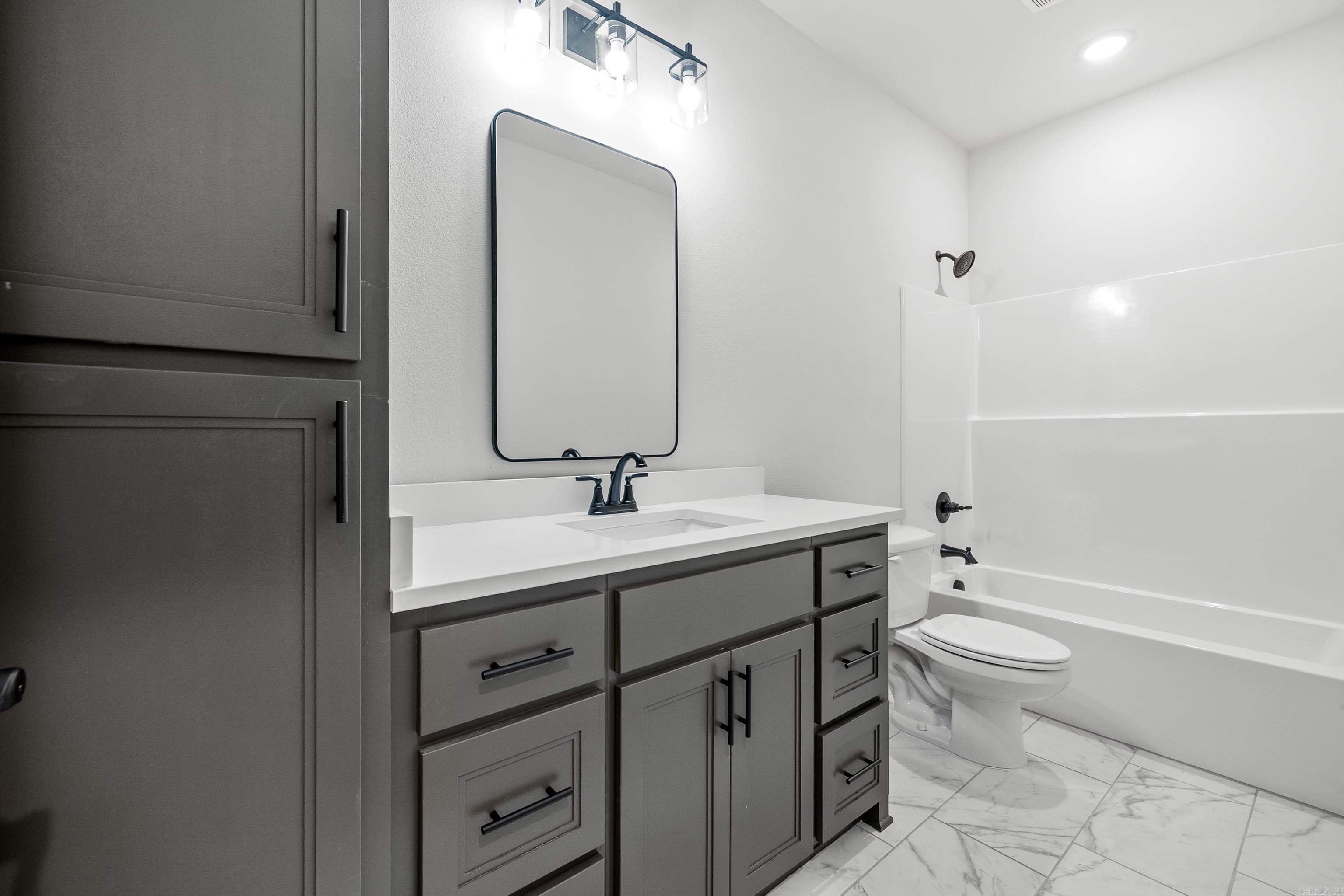 PINEWOOD ESTATES - Residential