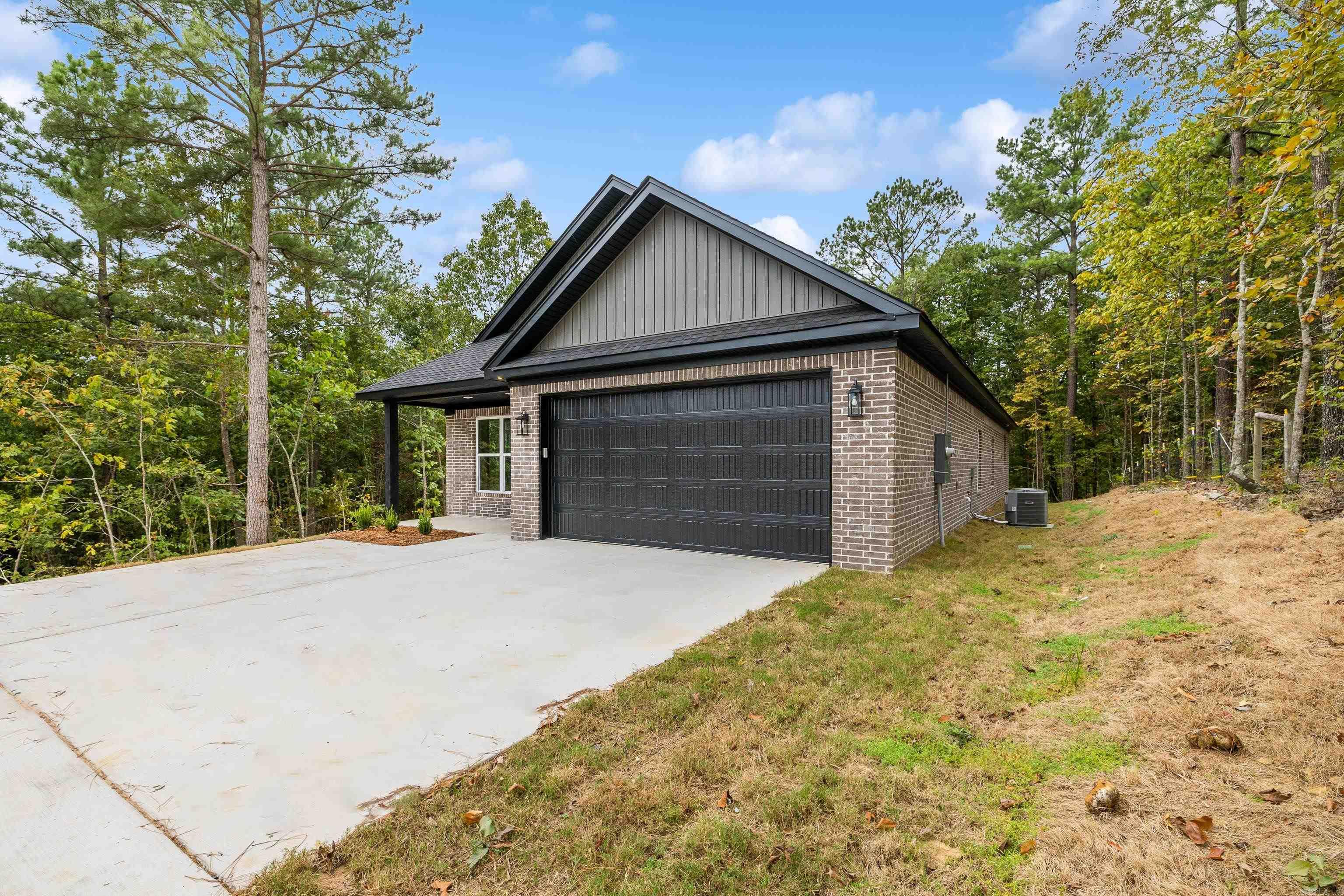 PINEWOOD ESTATES - Residential