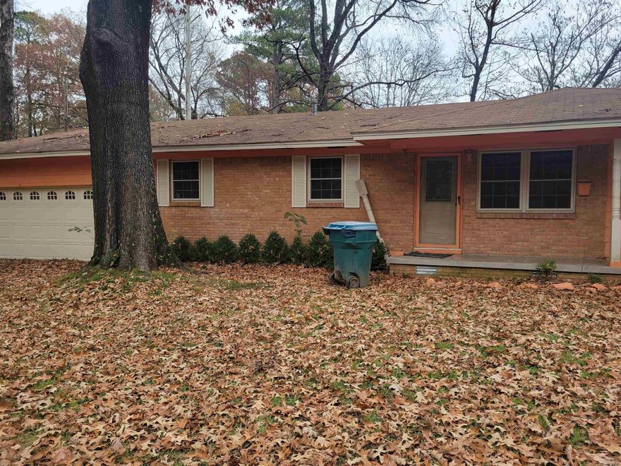 THIS IS A SHORTSALE THE PRICE IS NOT APPROVED.