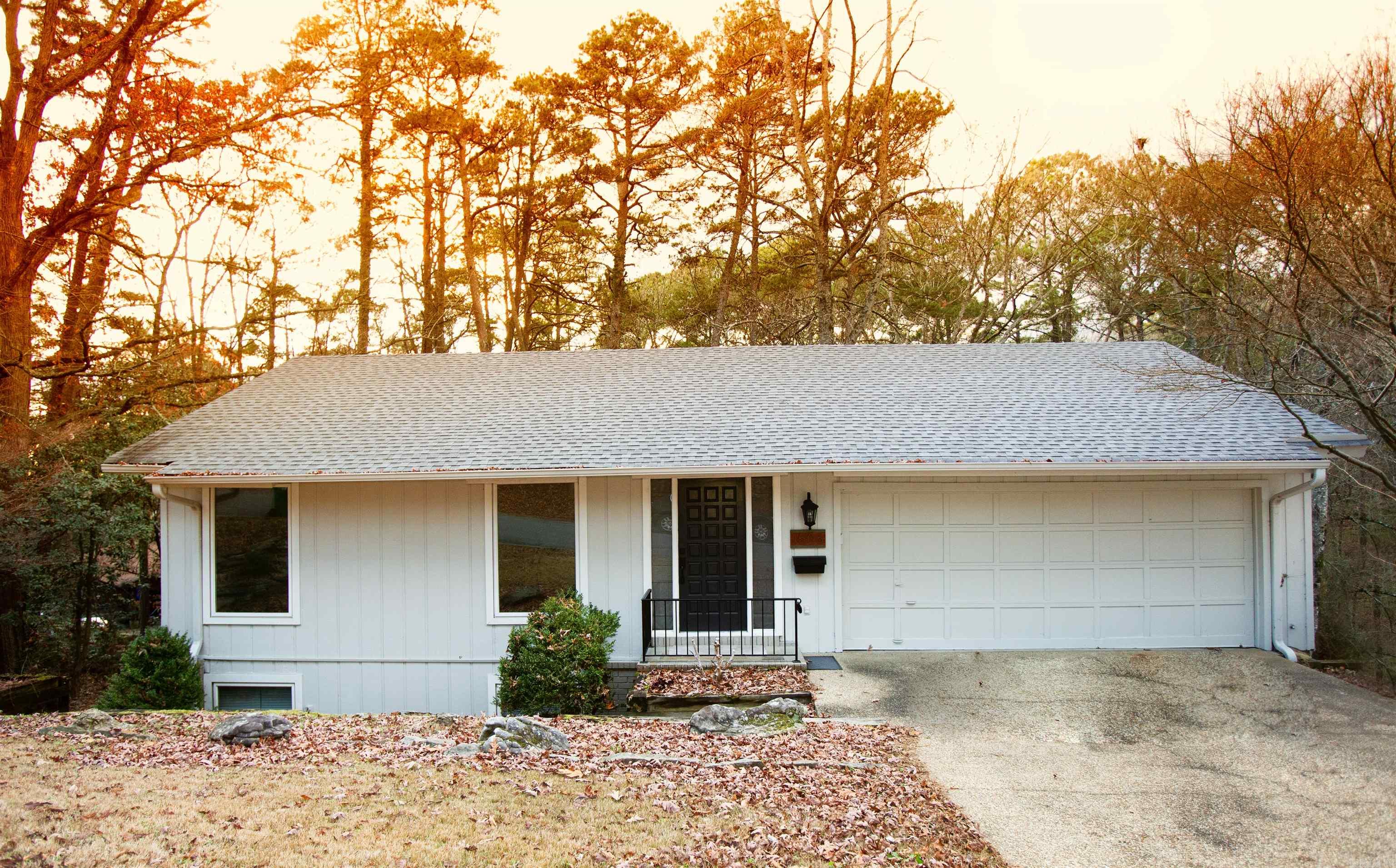 Leawood Manor - Residential Lease