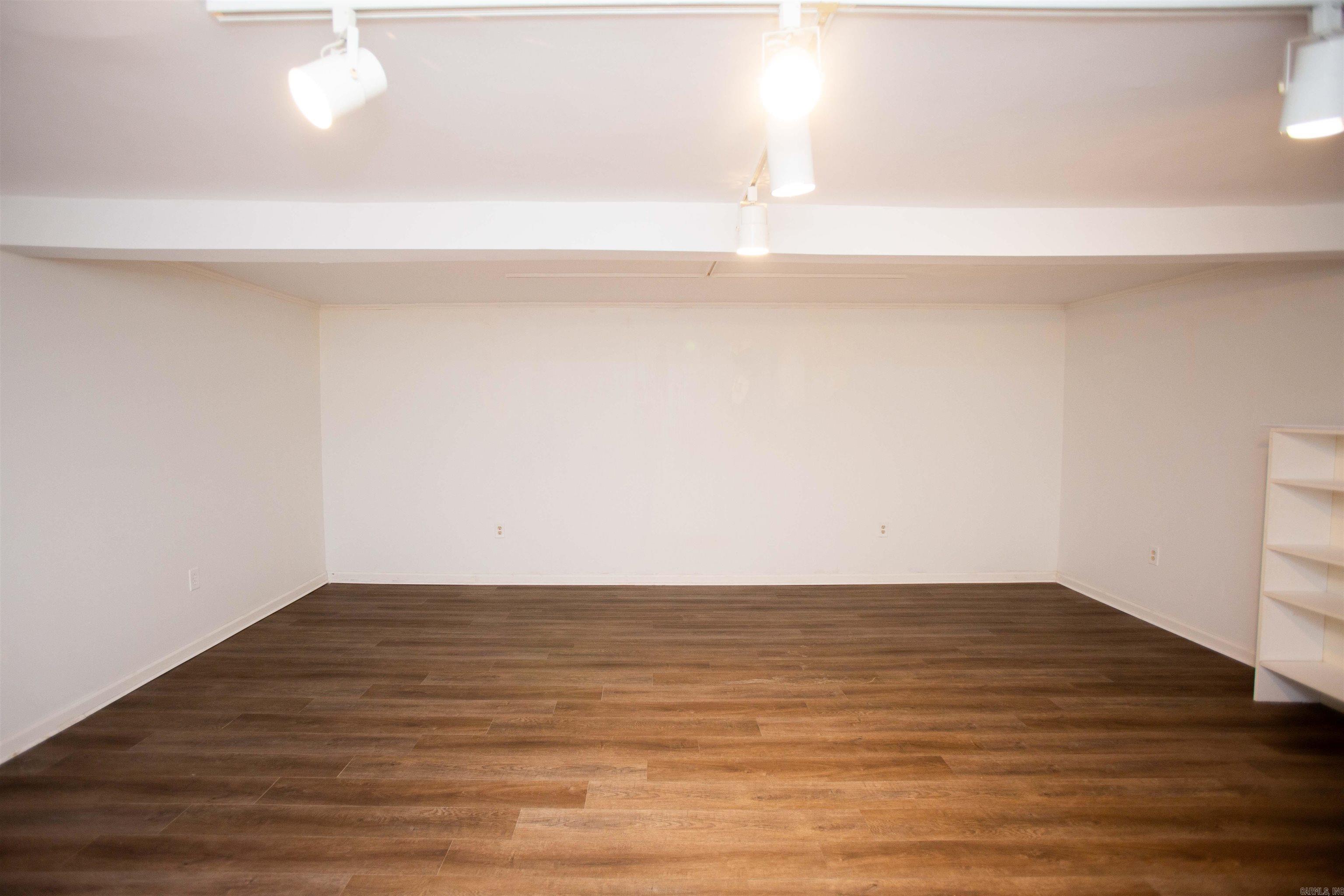 Leawood Manor - Residential Lease