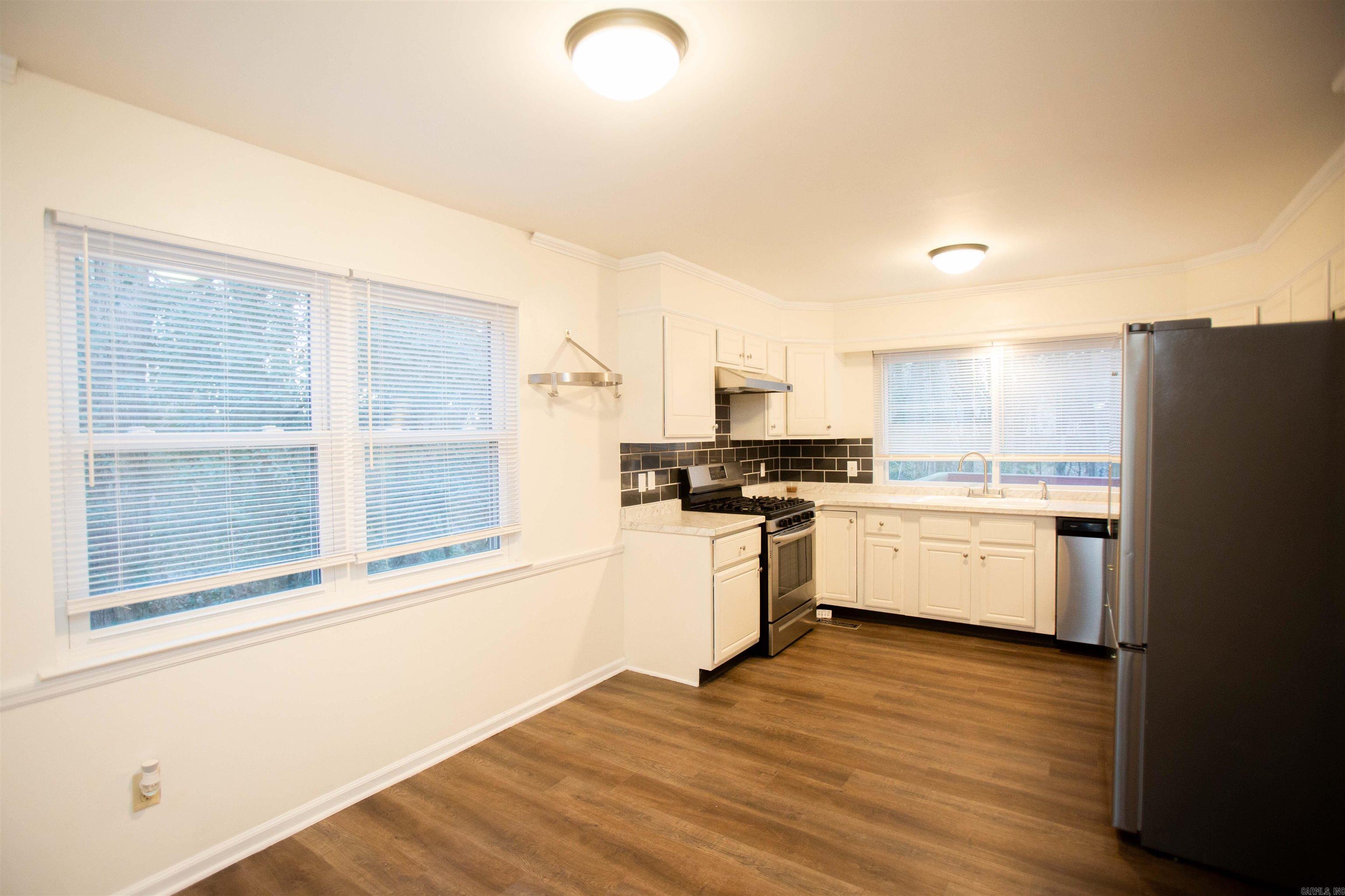 Leawood Manor - Residential Lease