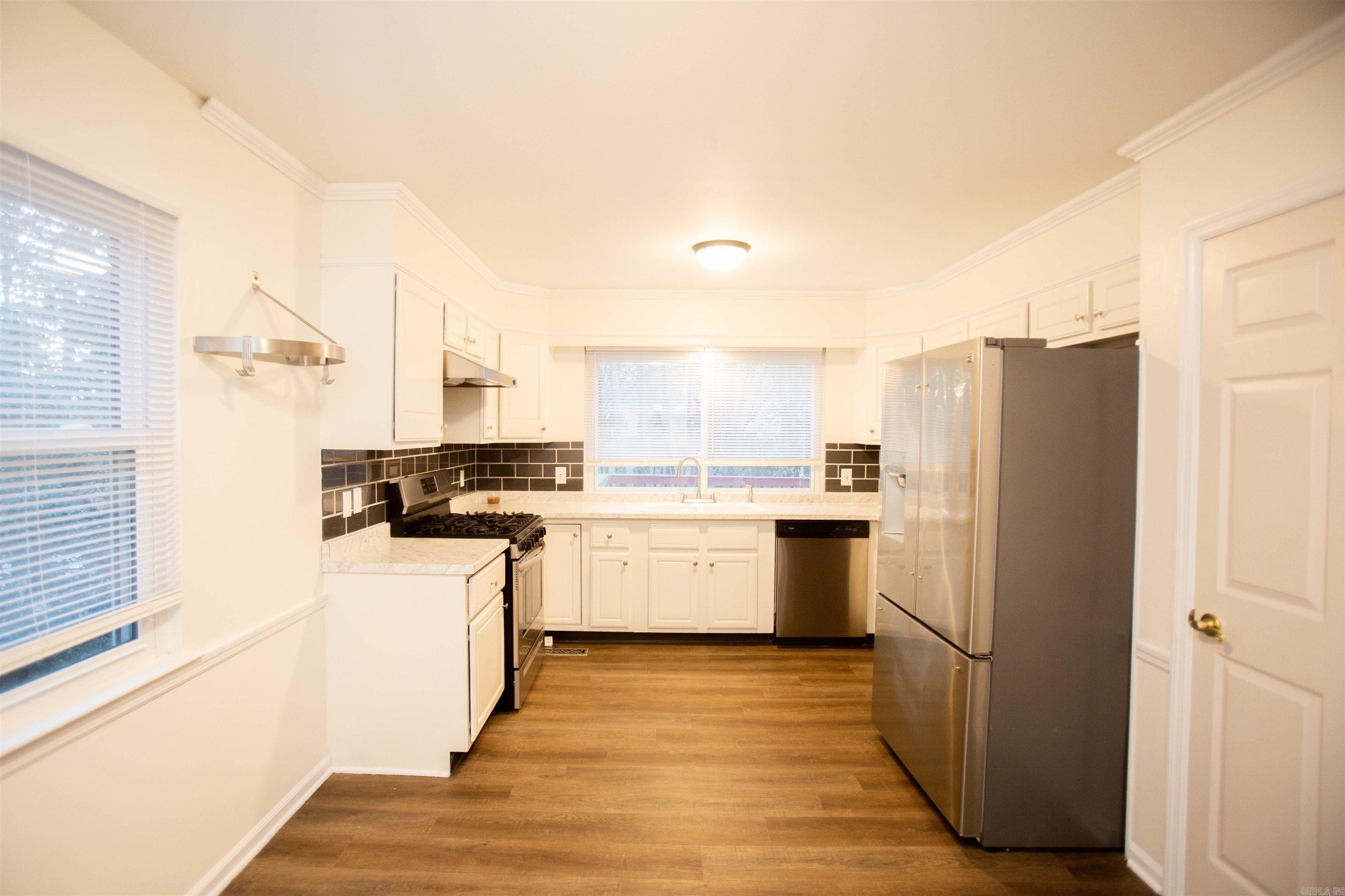 Leawood Manor - Residential Lease