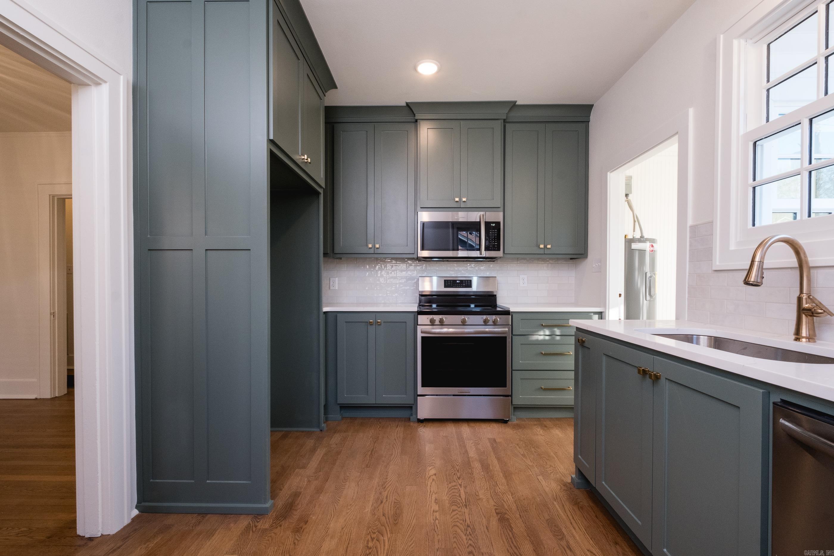 AUTEN & MOSS - Residential