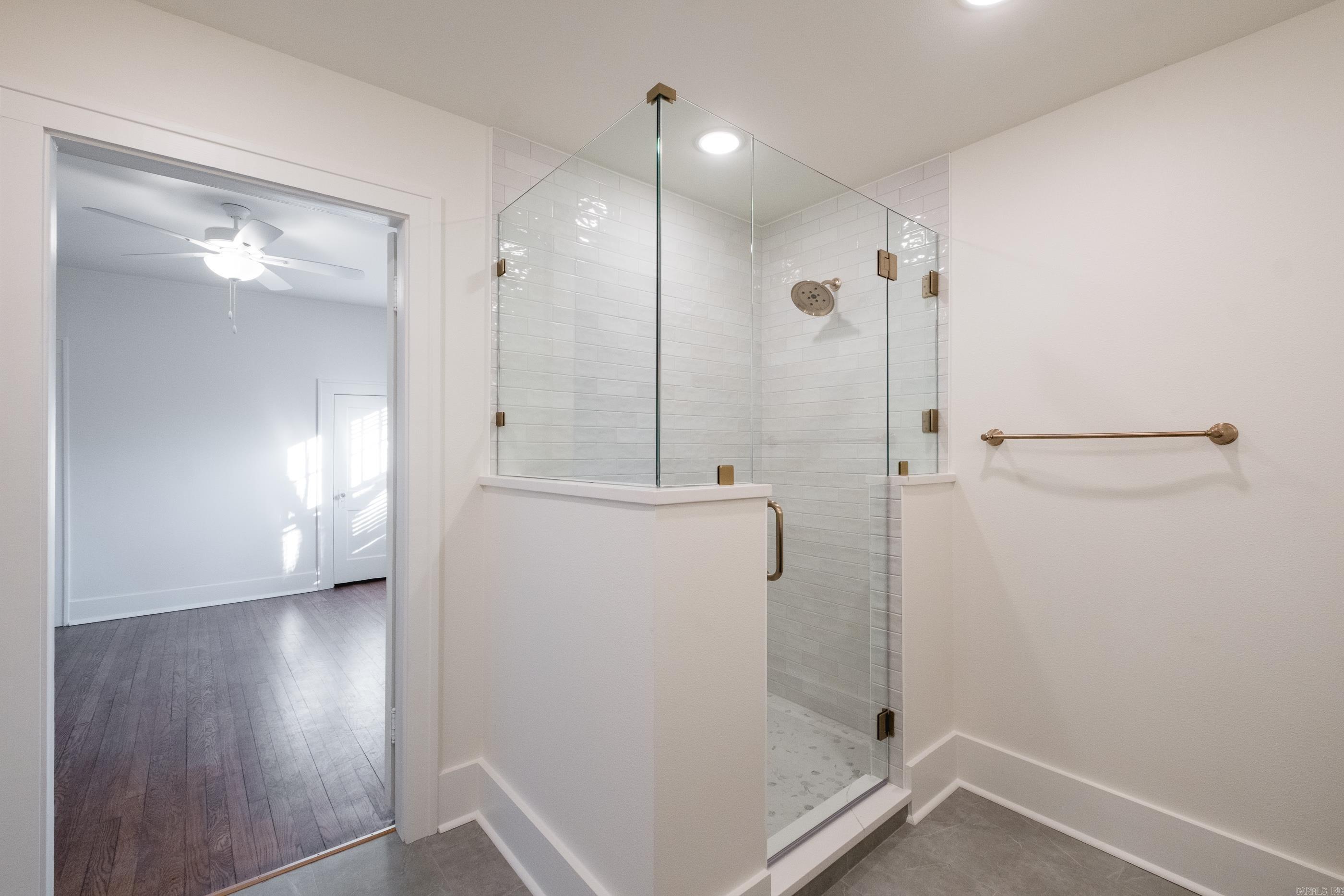 AUTEN & MOSS - Residential