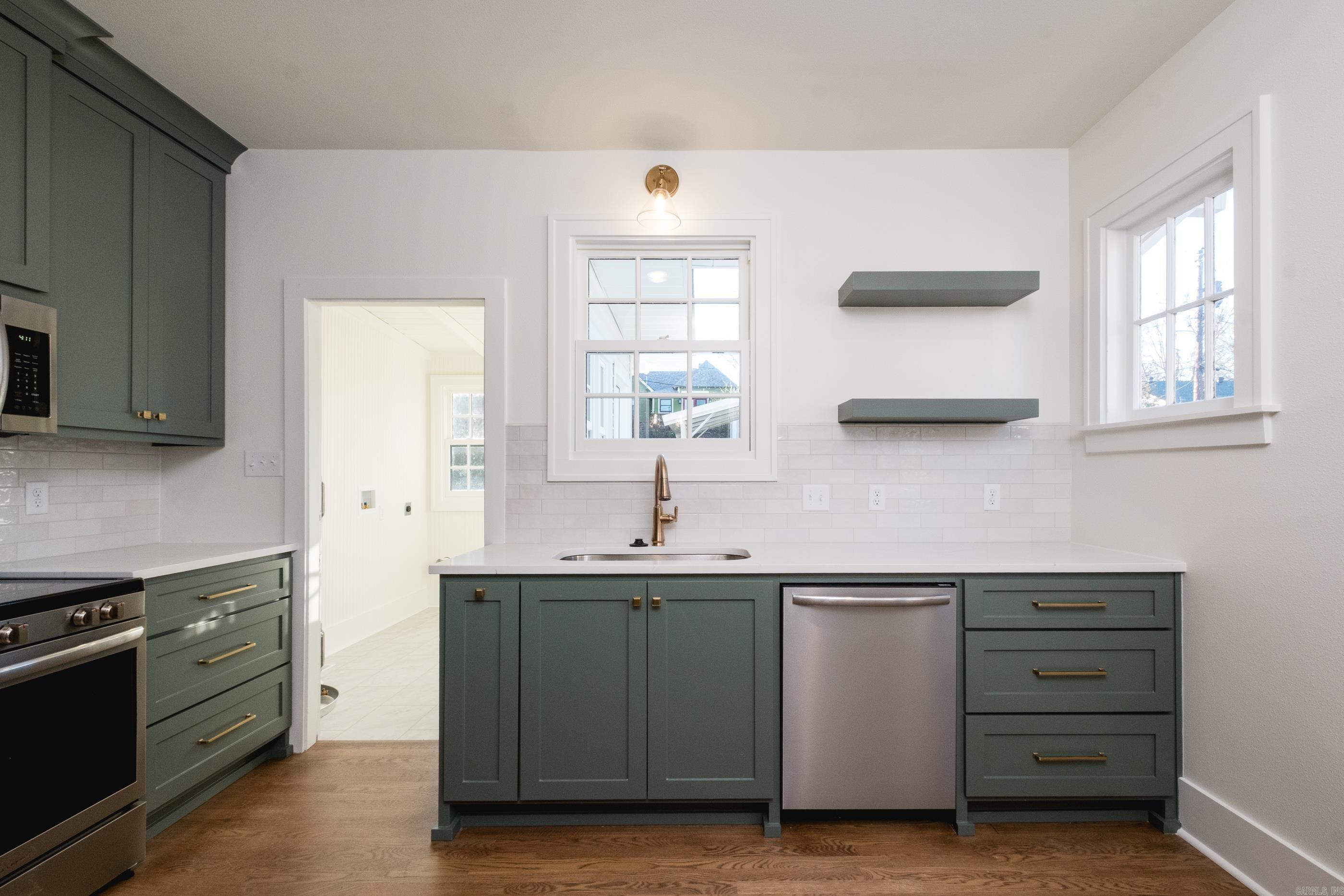 AUTEN & MOSS - Residential