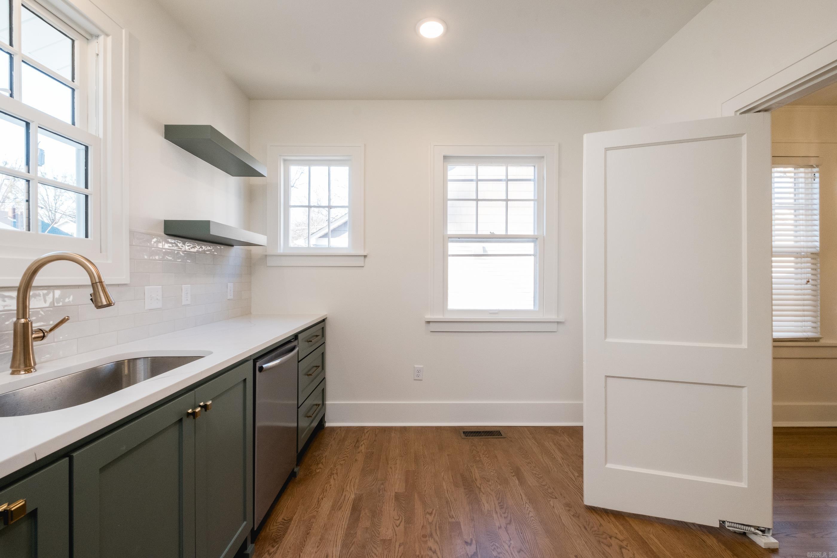 AUTEN & MOSS - Residential