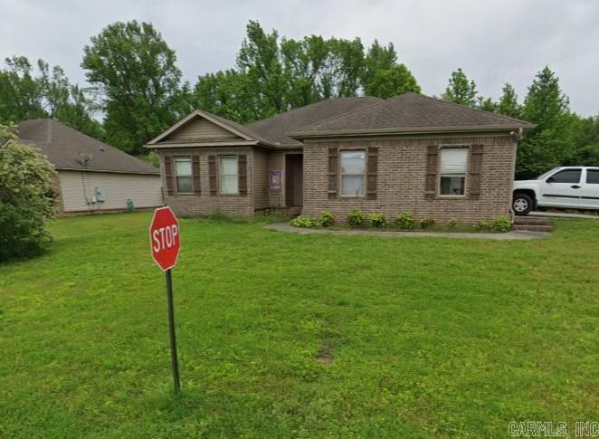 Beautiful Willow Lakes. This 3 bedroom 2 bath home W/ Side load garage. Open floor plan, crown molding. The master retreat had his and her closets, a double vanity and a large soaking tub