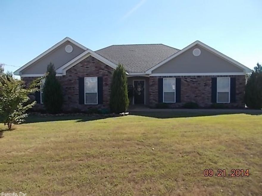 The ultimate country property!  Newer home on Acre+ corner lot.  Hardwood floors in living room that has a tray ceiling, lots of trim and a fireplace.  Master bedroom with tray ceiling and great master bath.  Level yard with with a 14x24 shop, side load garage and a covered porch.  Move in ready for you! See Agent Remarks