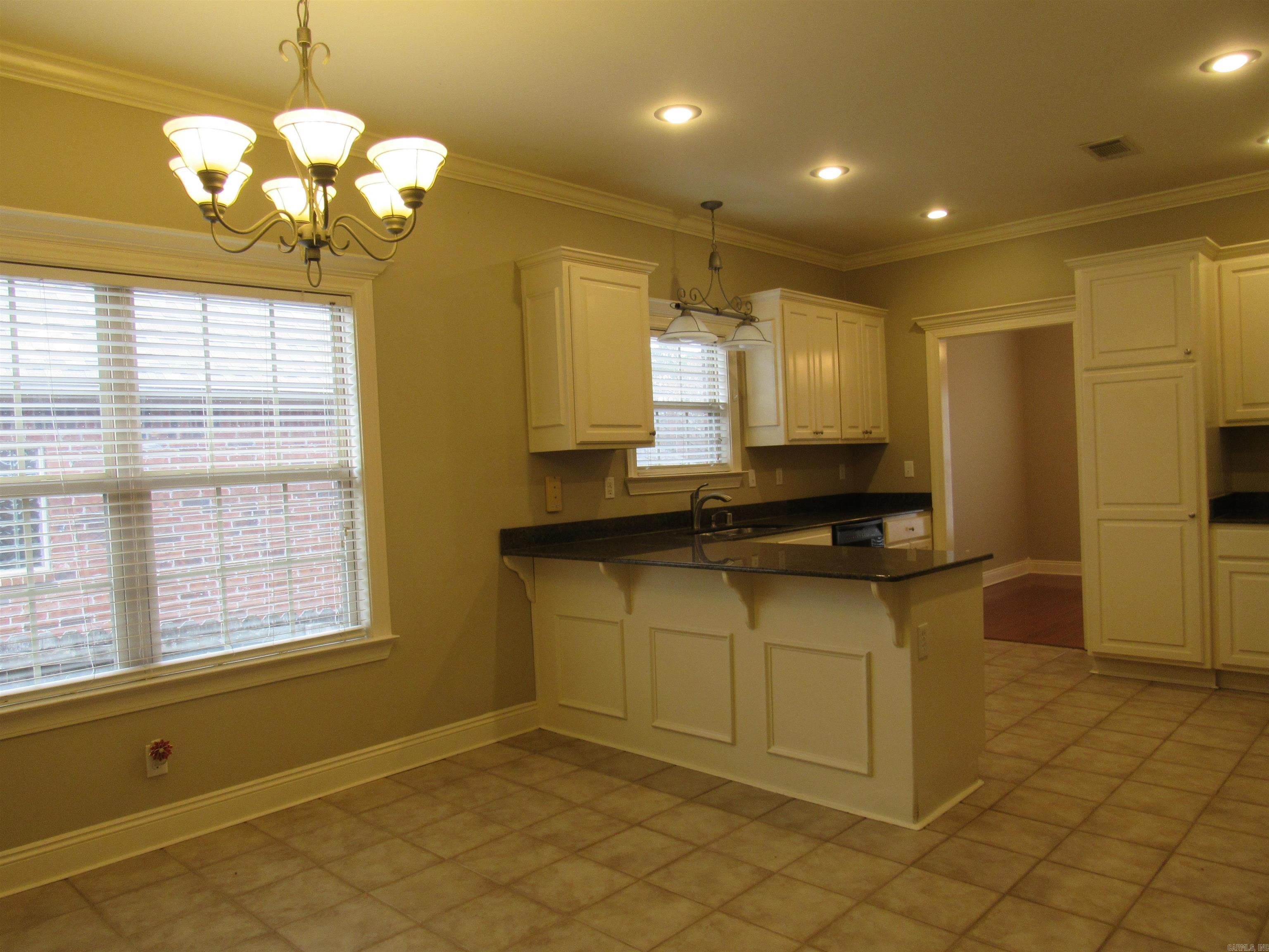 COUNTRY CLUB OF ARK THE - Residential Lease