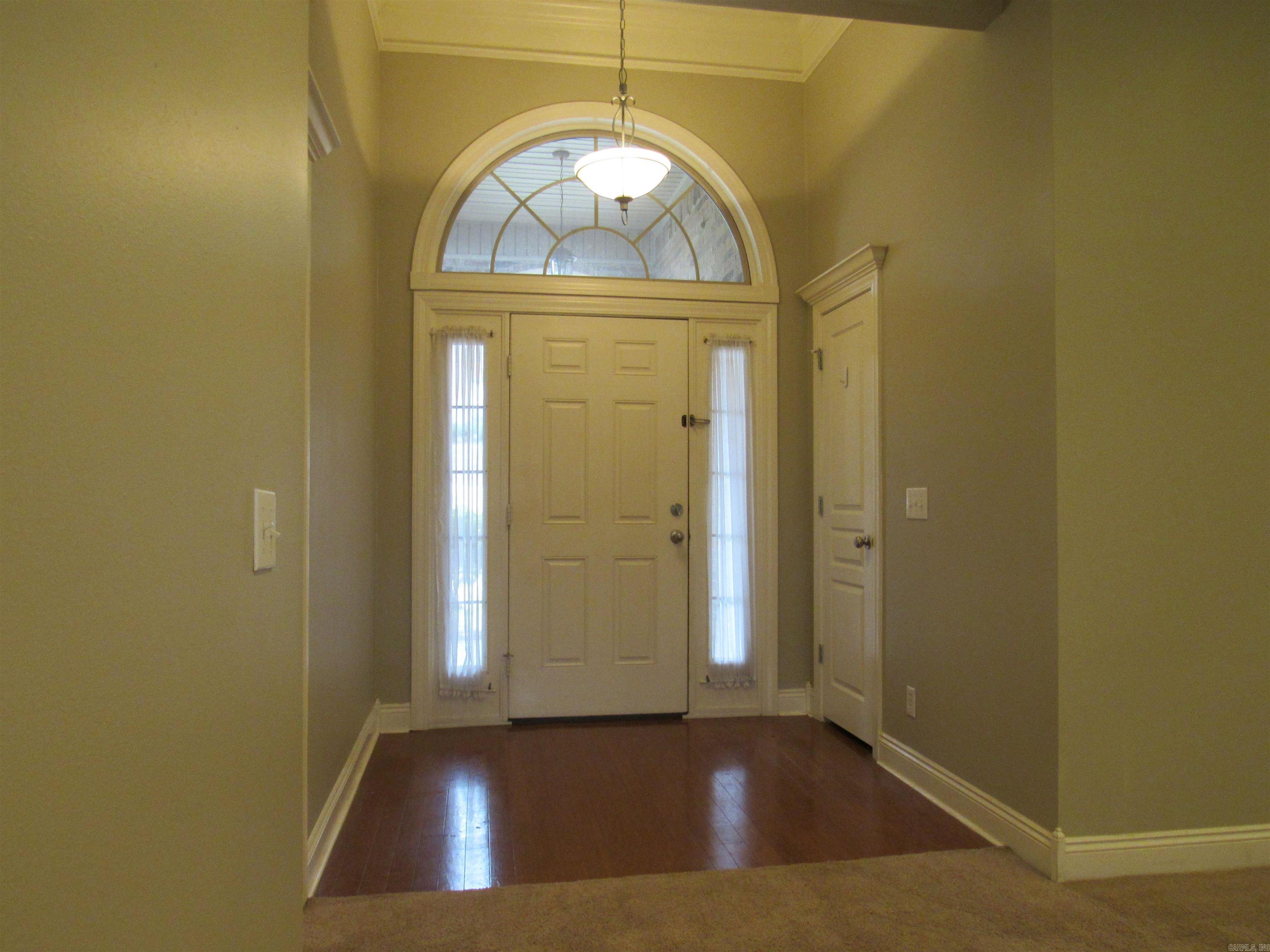 COUNTRY CLUB OF ARK THE - Residential Lease