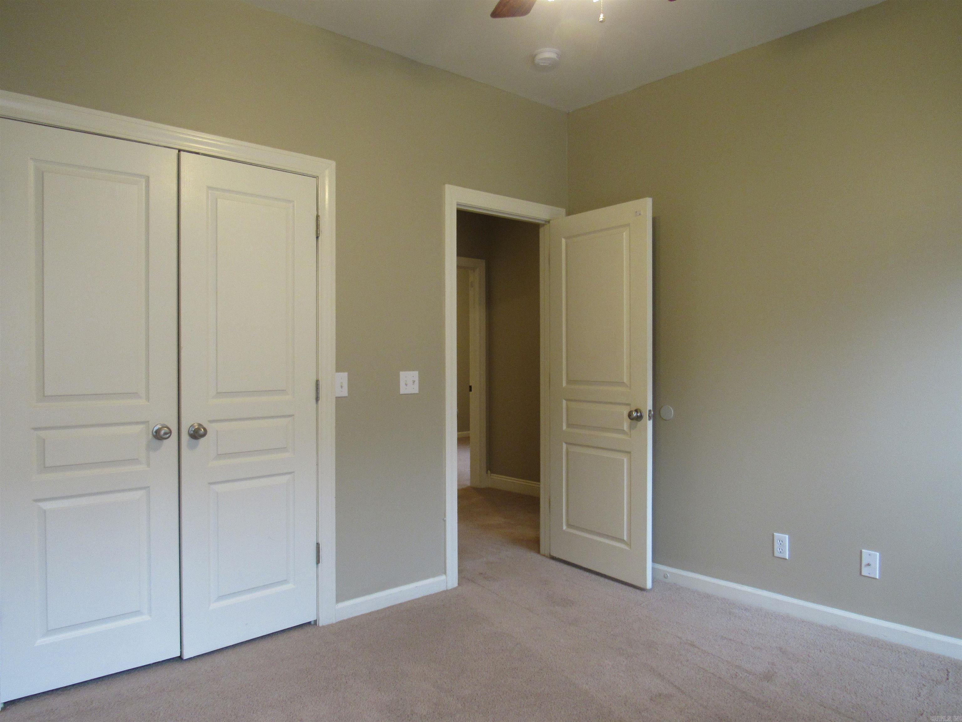 COUNTRY CLUB OF ARK THE - Residential Lease