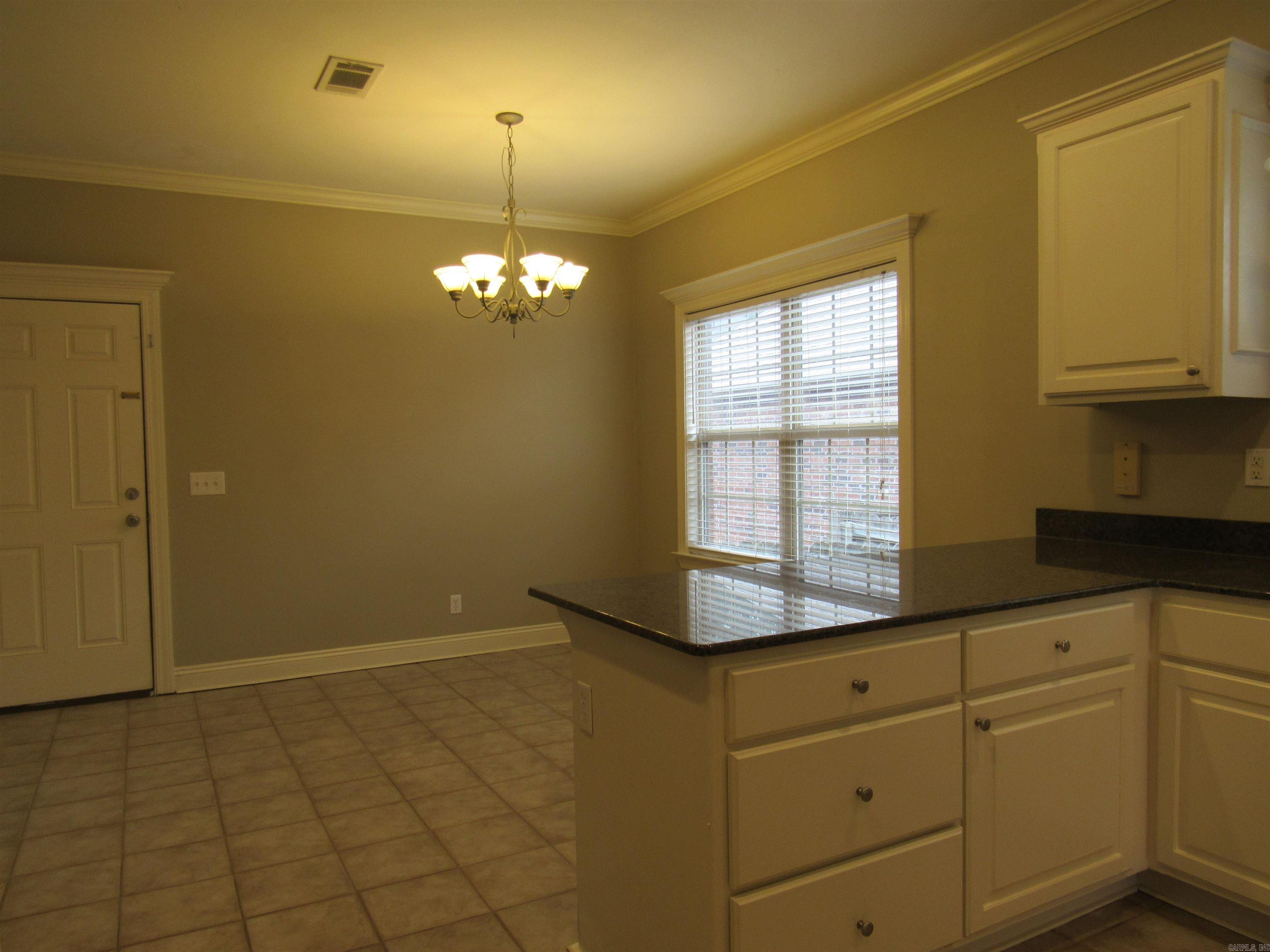 COUNTRY CLUB OF ARK THE - Residential Lease