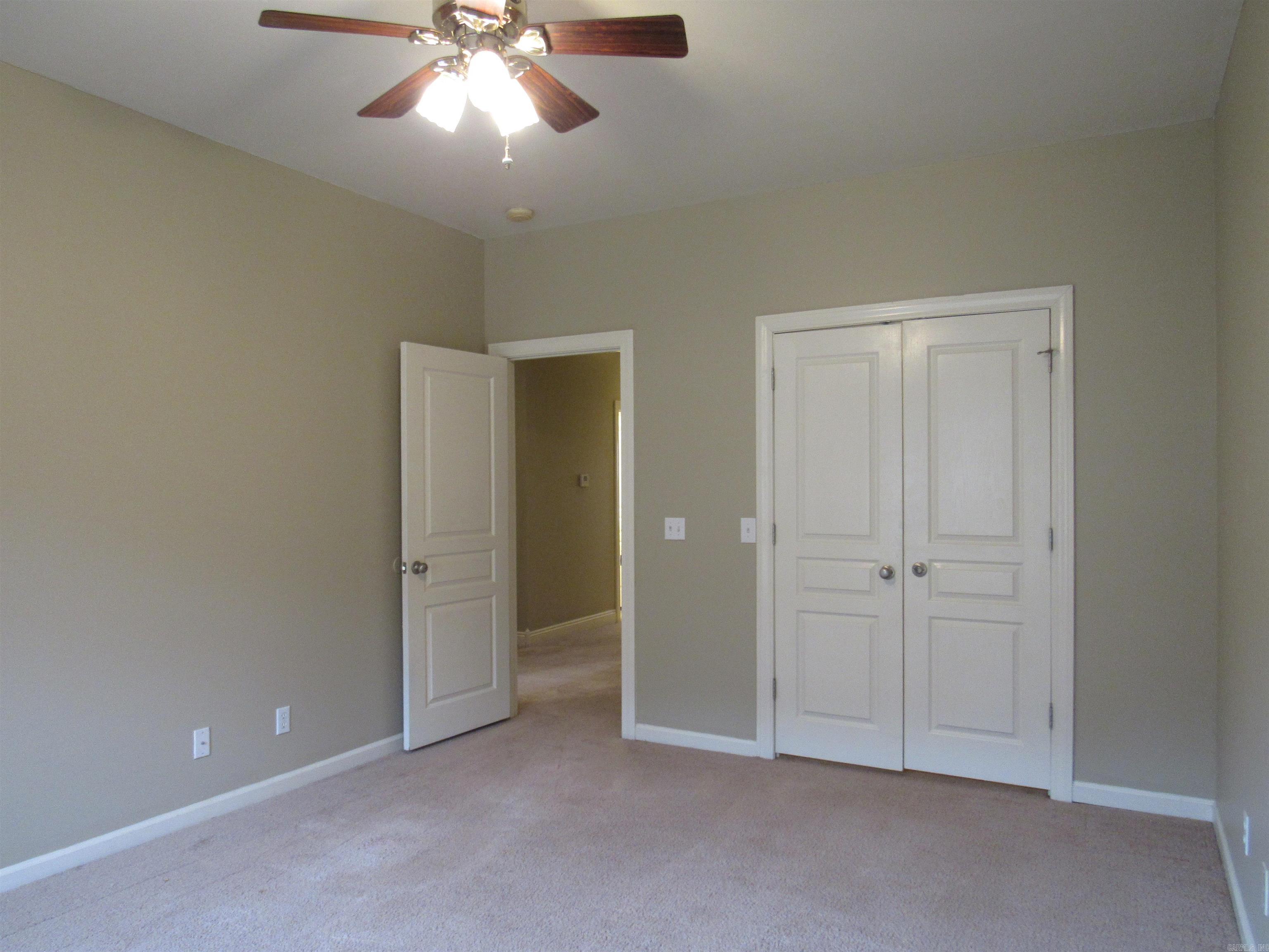 COUNTRY CLUB OF ARK THE - Residential Lease