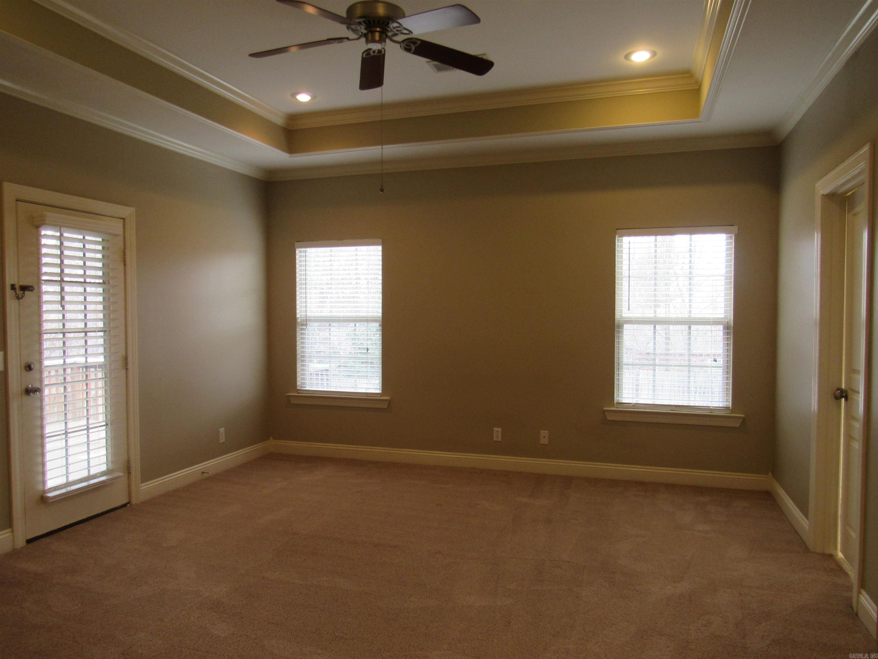 COUNTRY CLUB OF ARK THE - Residential Lease