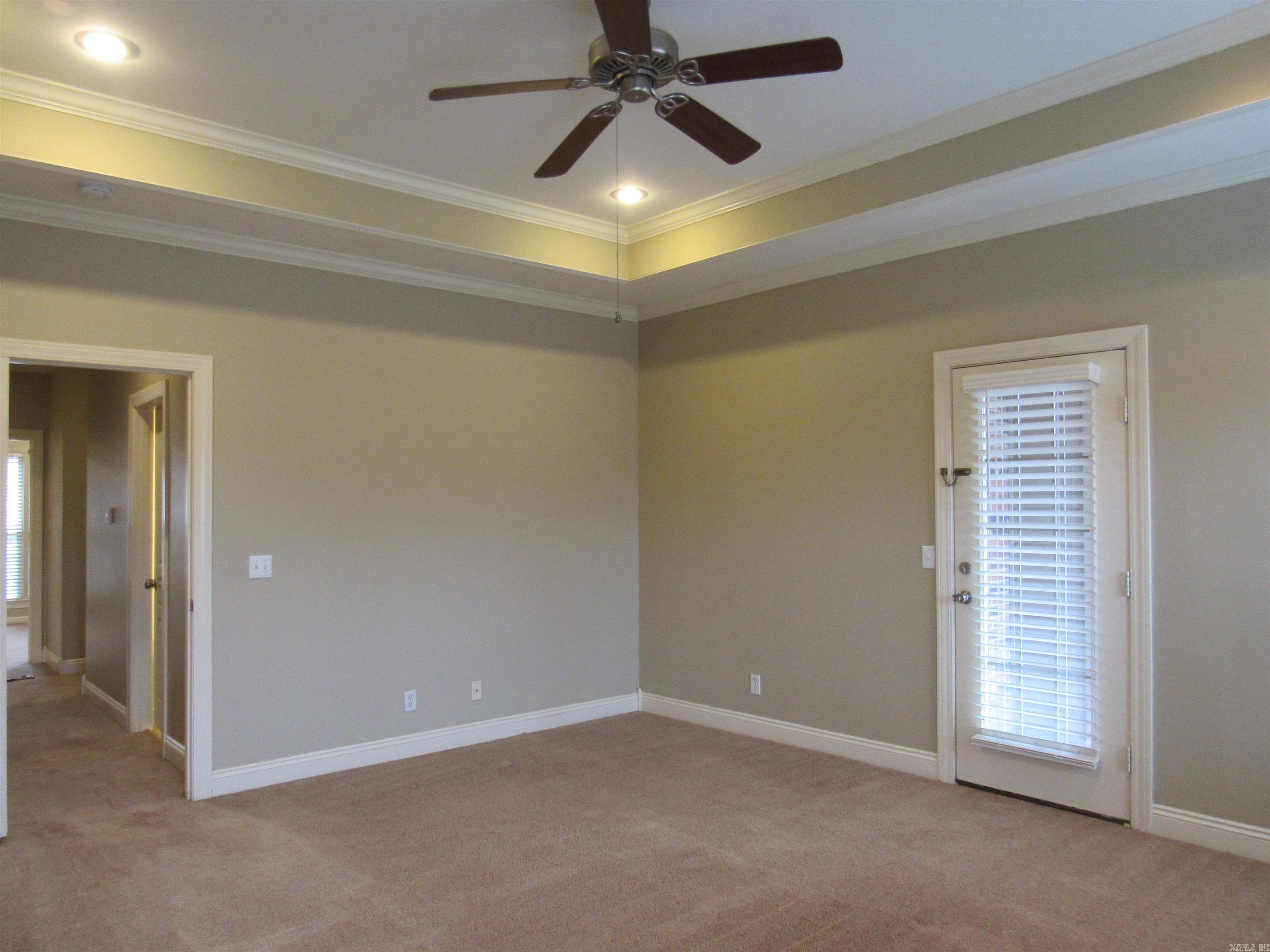 COUNTRY CLUB OF ARK THE - Residential Lease