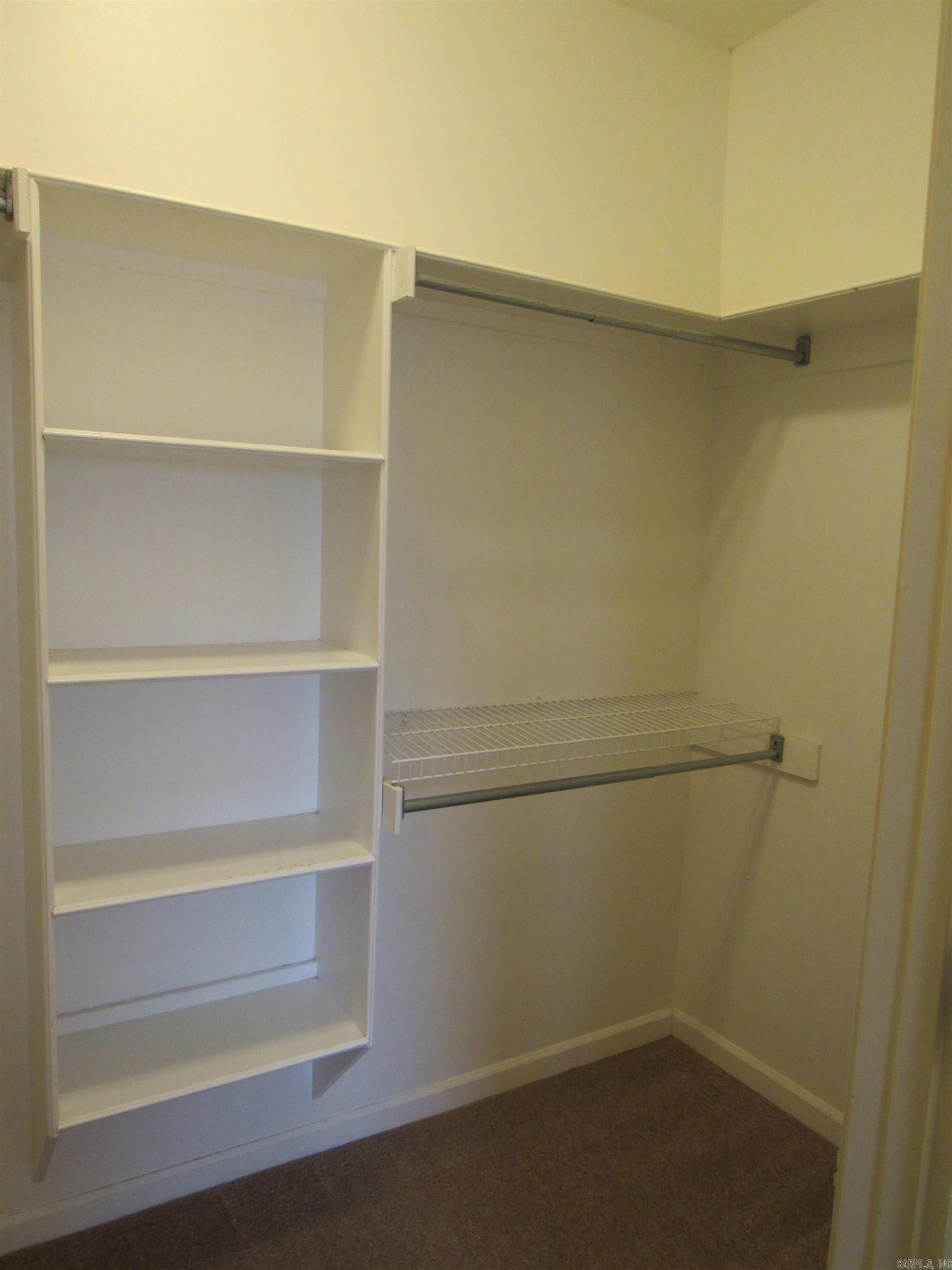 COUNTRY CLUB OF ARK THE - Residential Lease