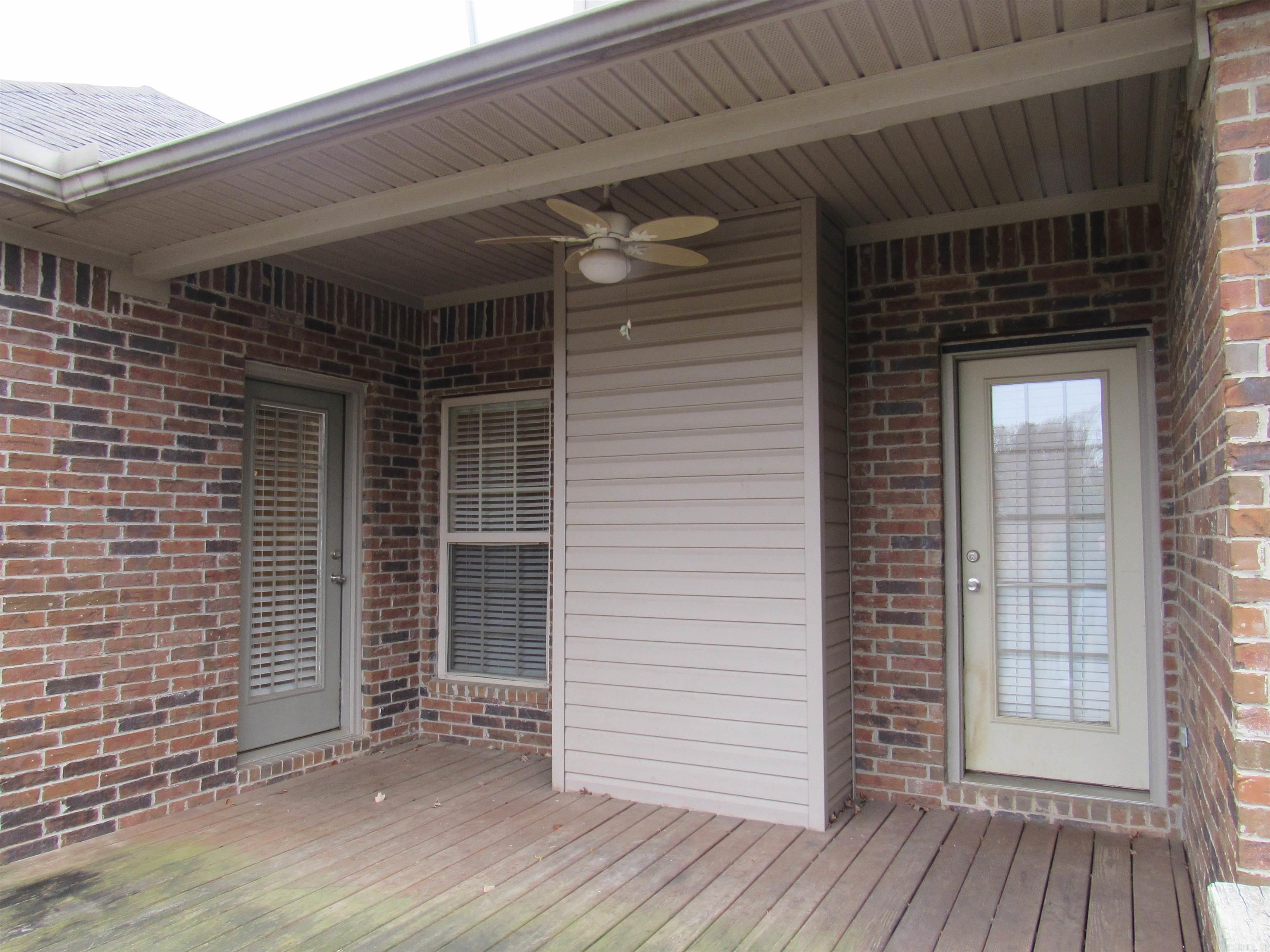 COUNTRY CLUB OF ARK THE - Residential Lease