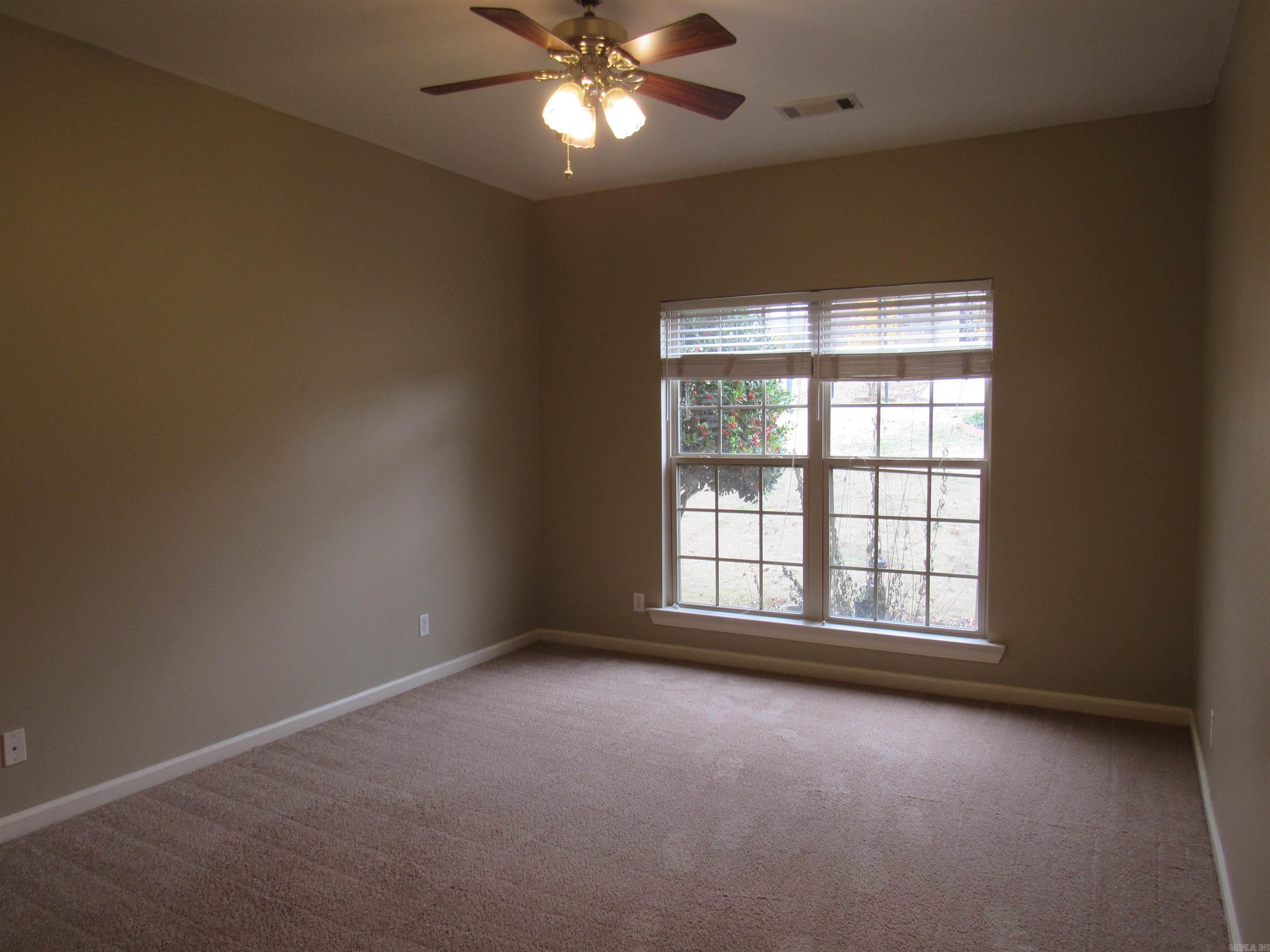 COUNTRY CLUB OF ARK THE - Residential Lease