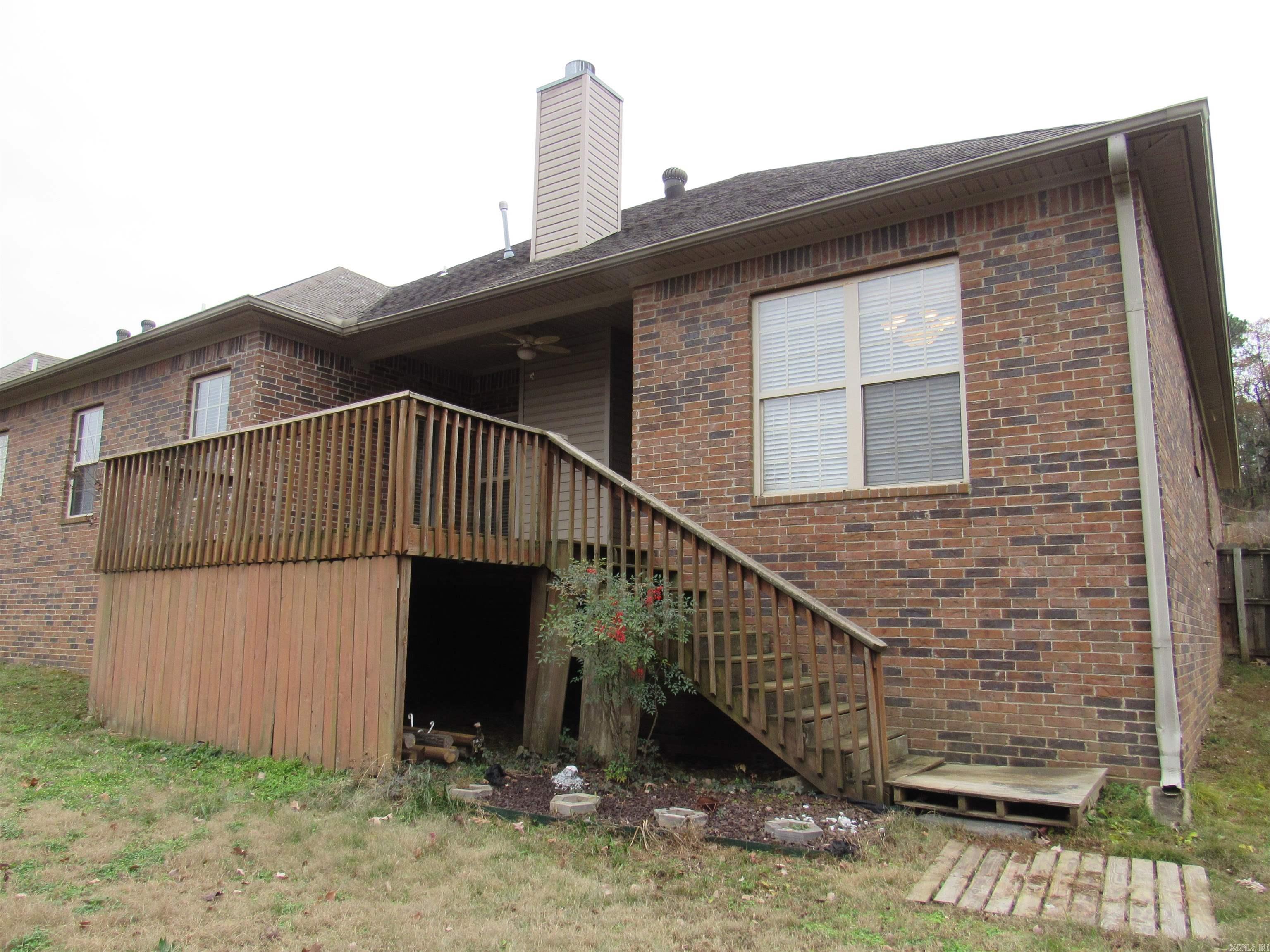 COUNTRY CLUB OF ARK THE - Residential Lease