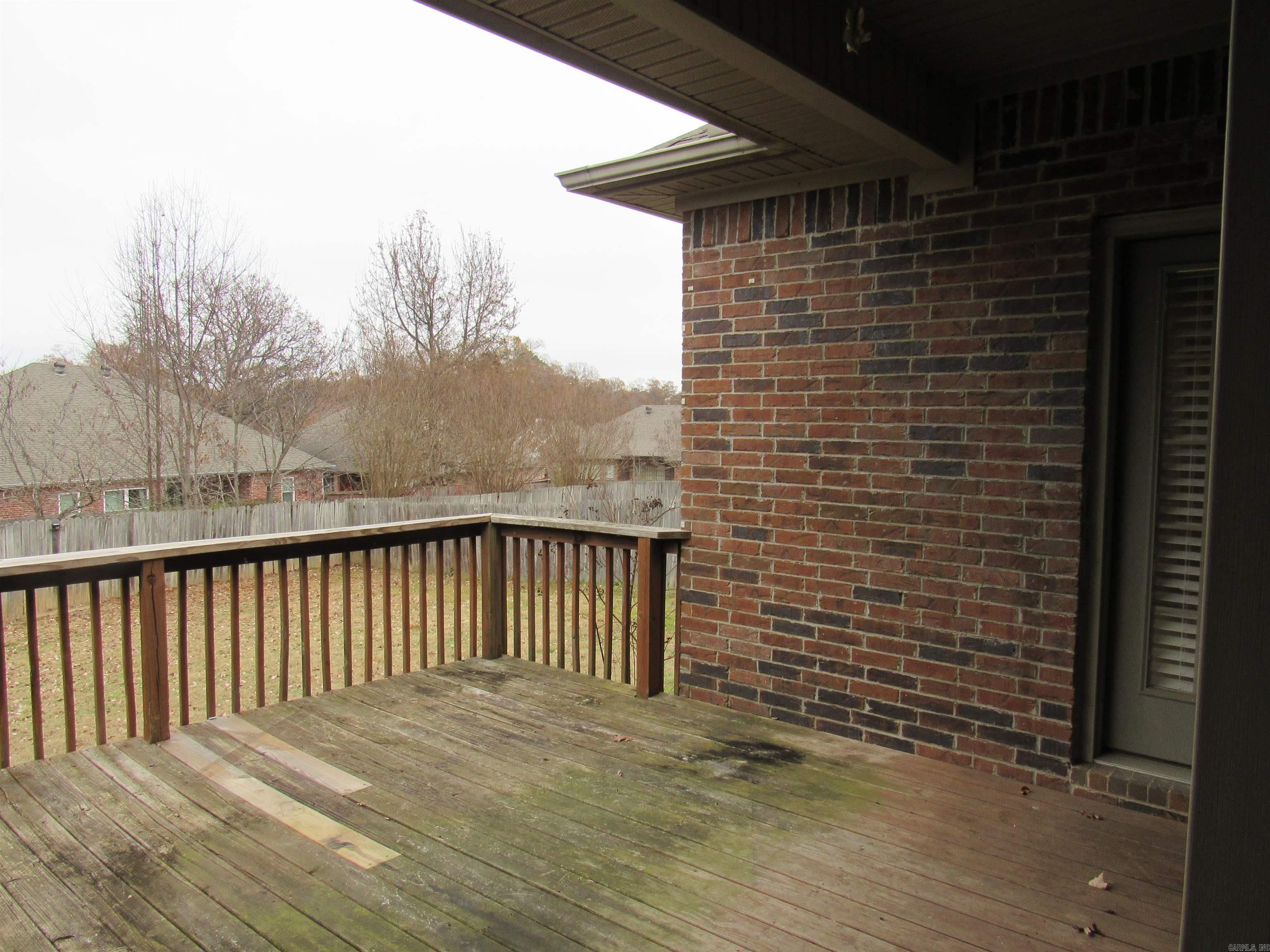 COUNTRY CLUB OF ARK THE - Residential Lease