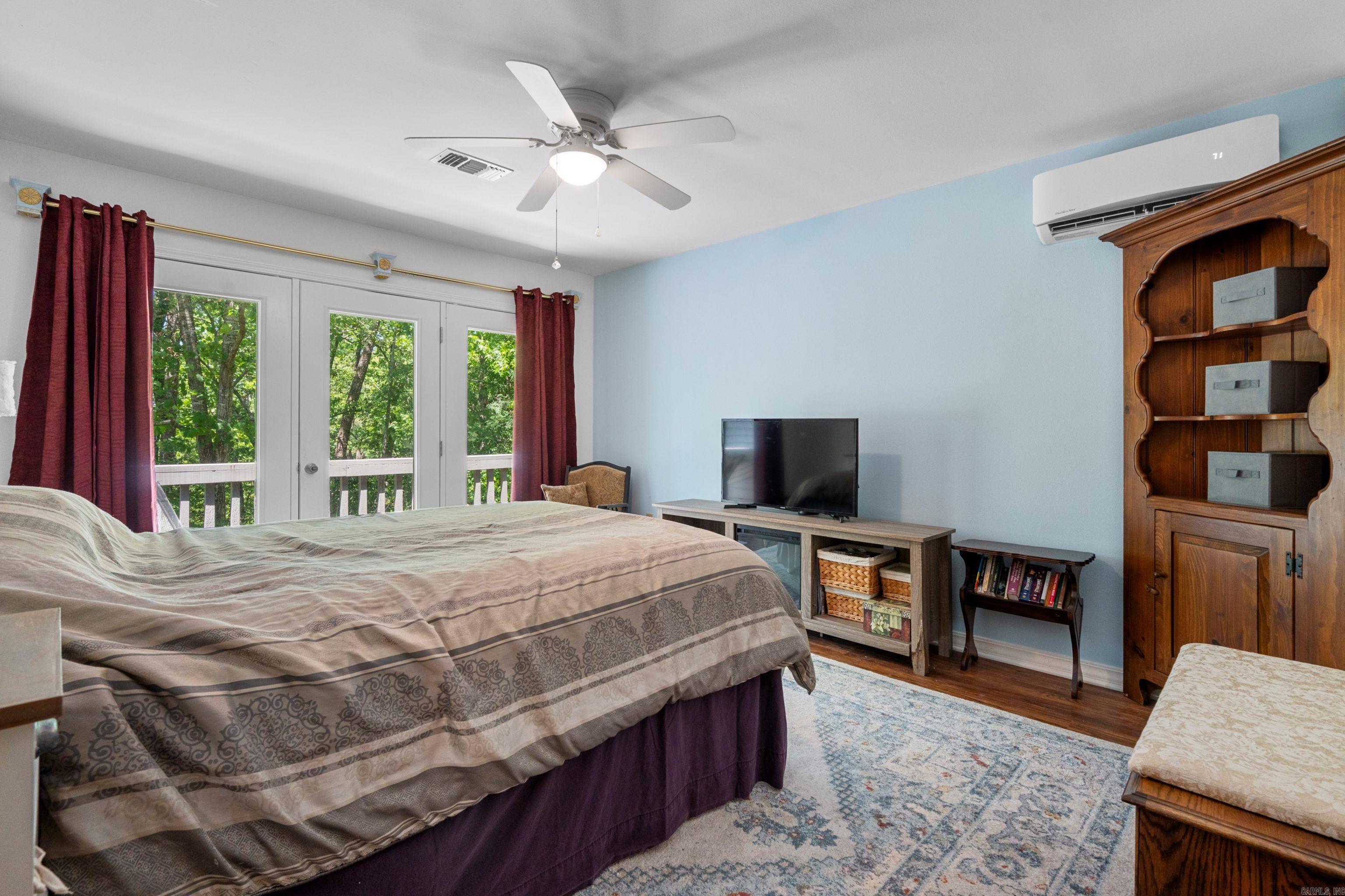 SILVER POINT CONDOS - Residential