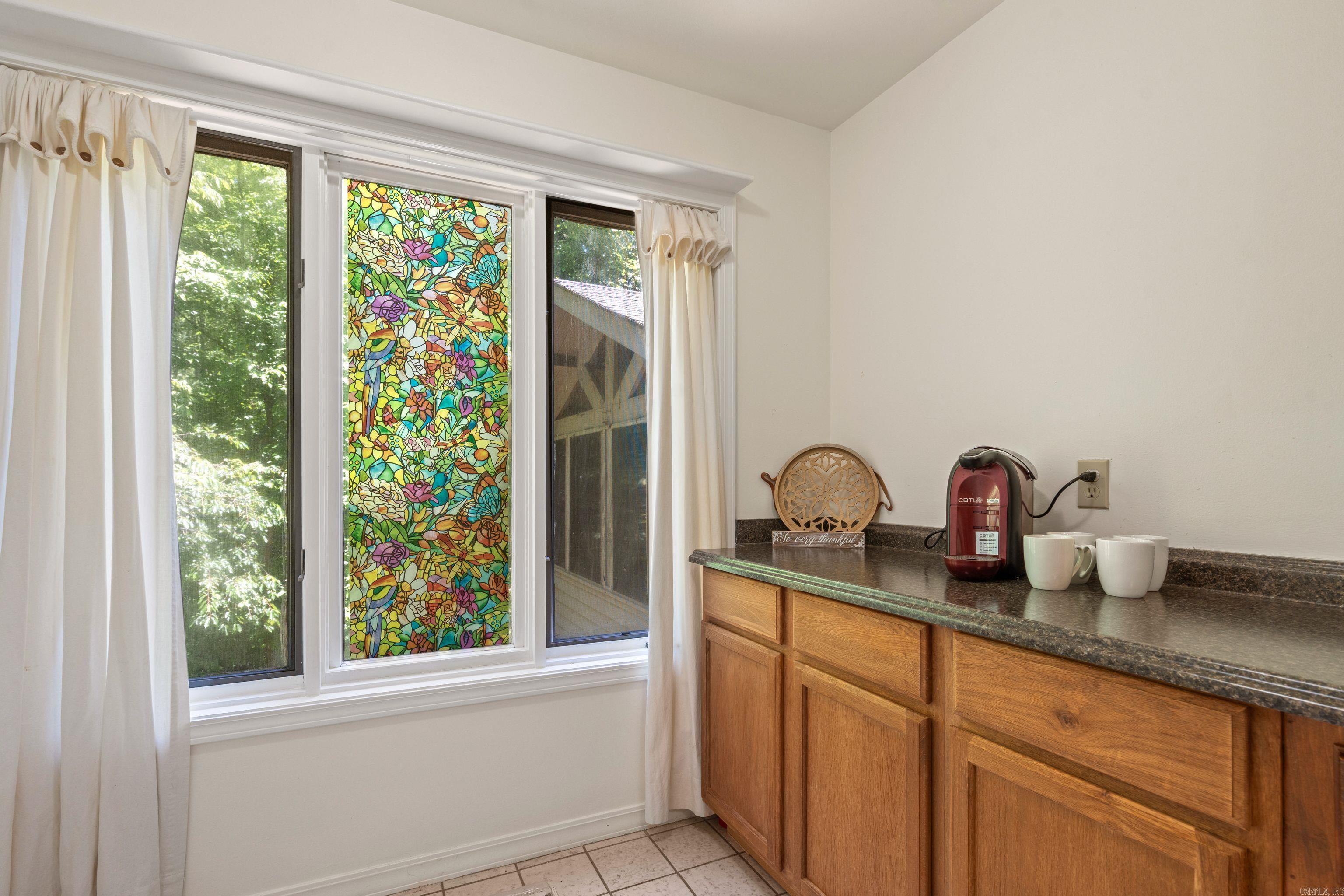 SILVER POINT CONDOS - Residential