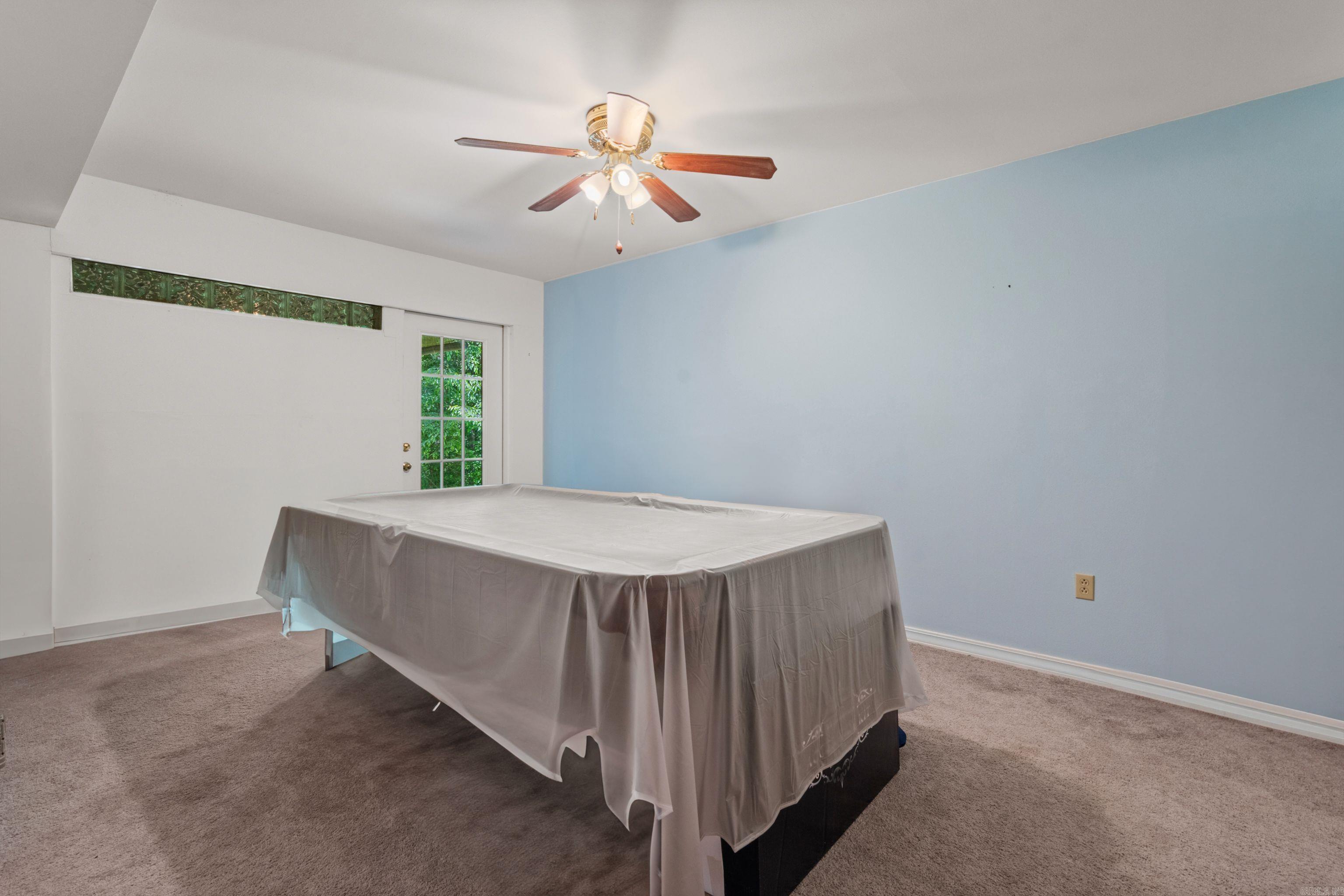 SILVER POINT CONDOS - Residential