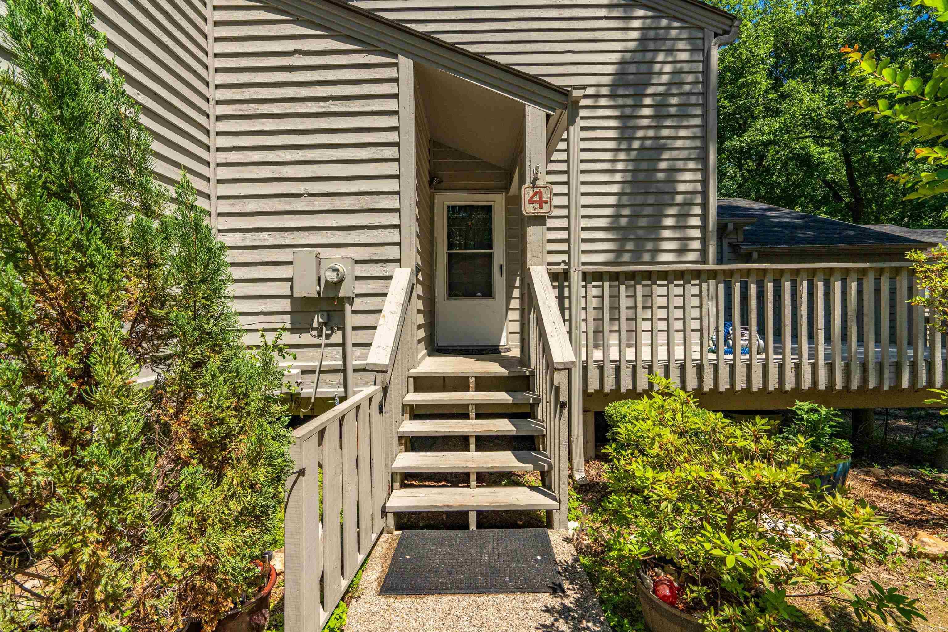 SILVER POINT CONDOS - Residential