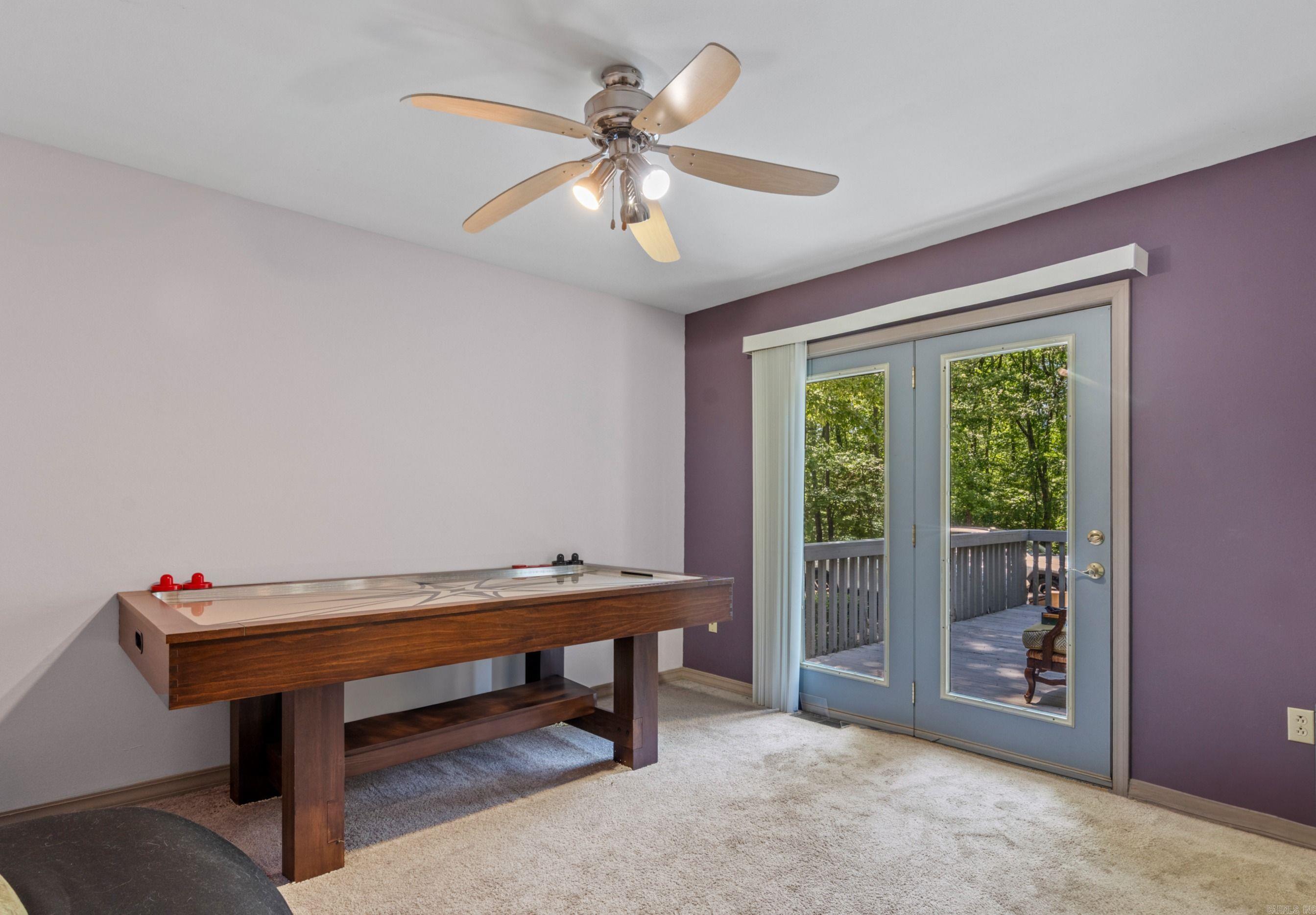 SILVER POINT CONDOS - Residential