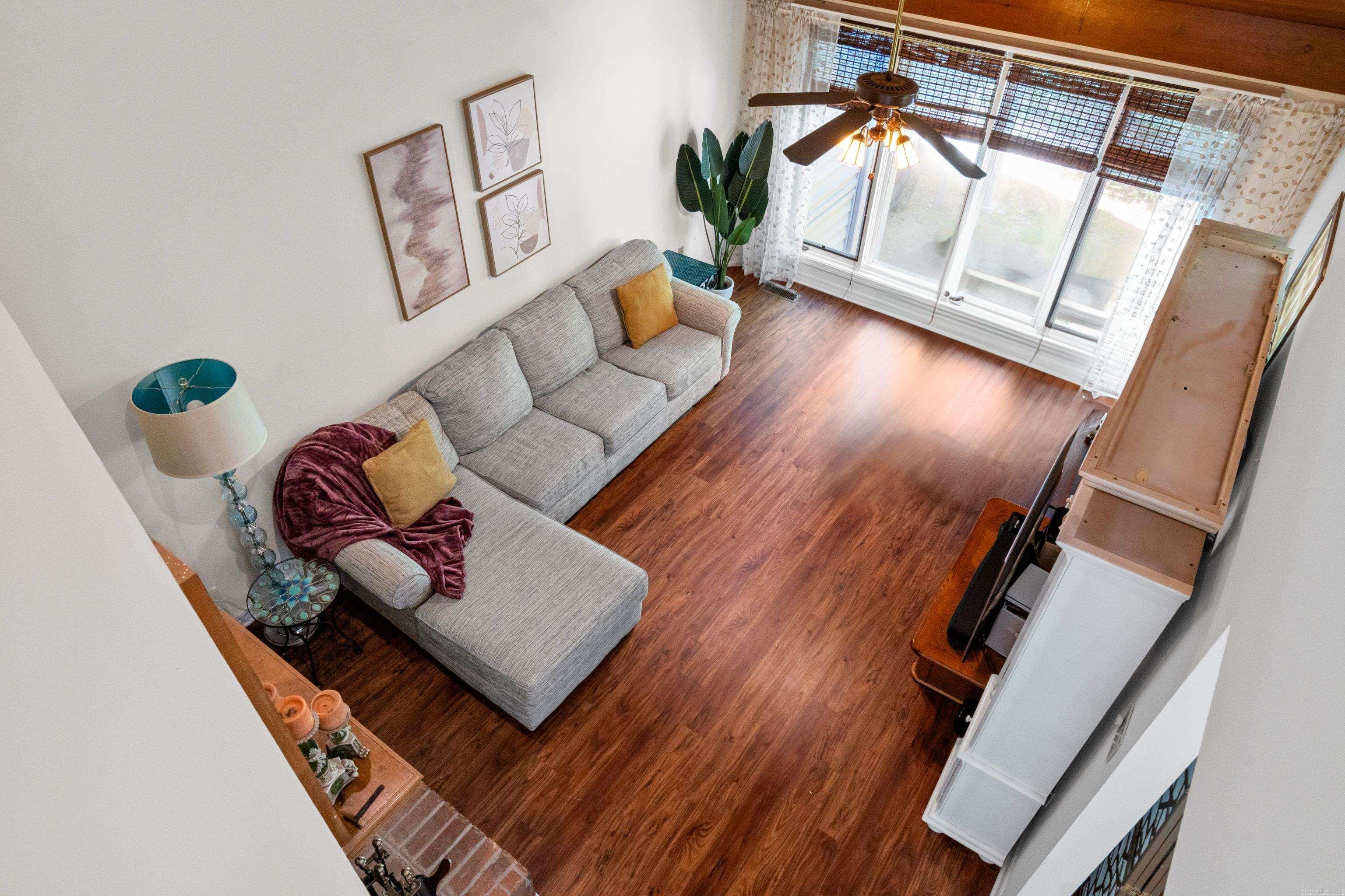 SILVER POINT CONDOS - Residential