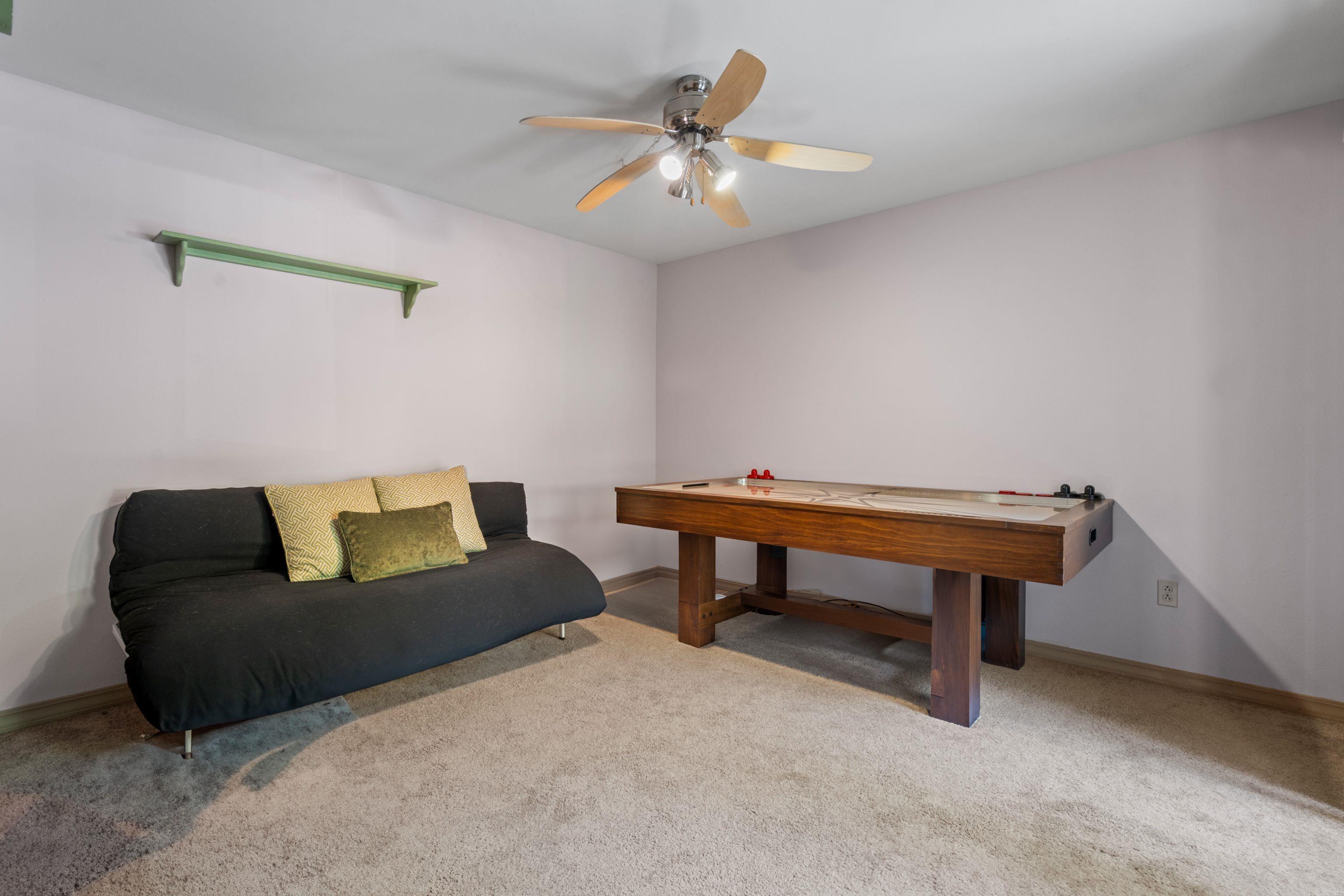 SILVER POINT CONDOS - Residential