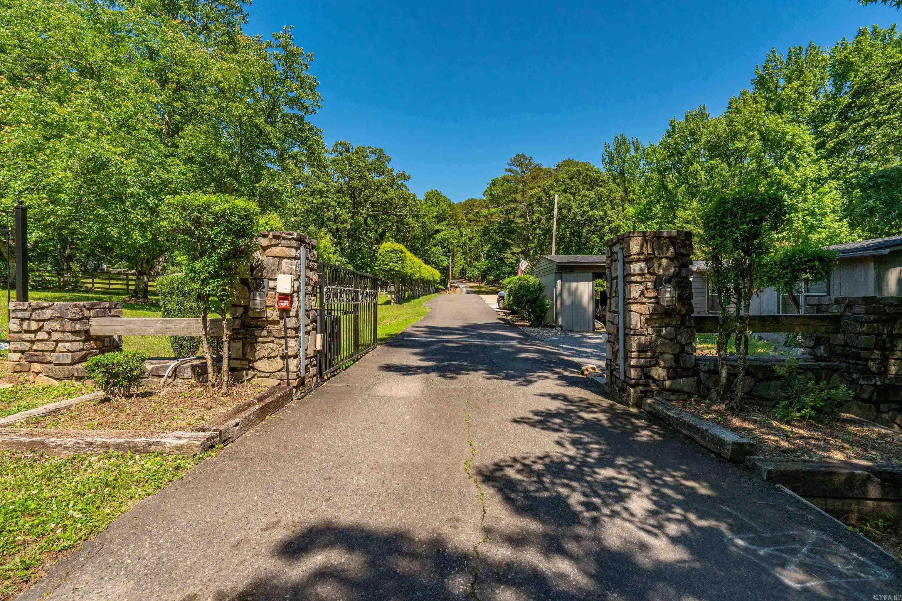 SILVER POINT CONDOS - Residential