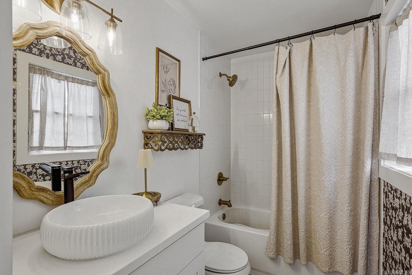 Pocahontas - Residential