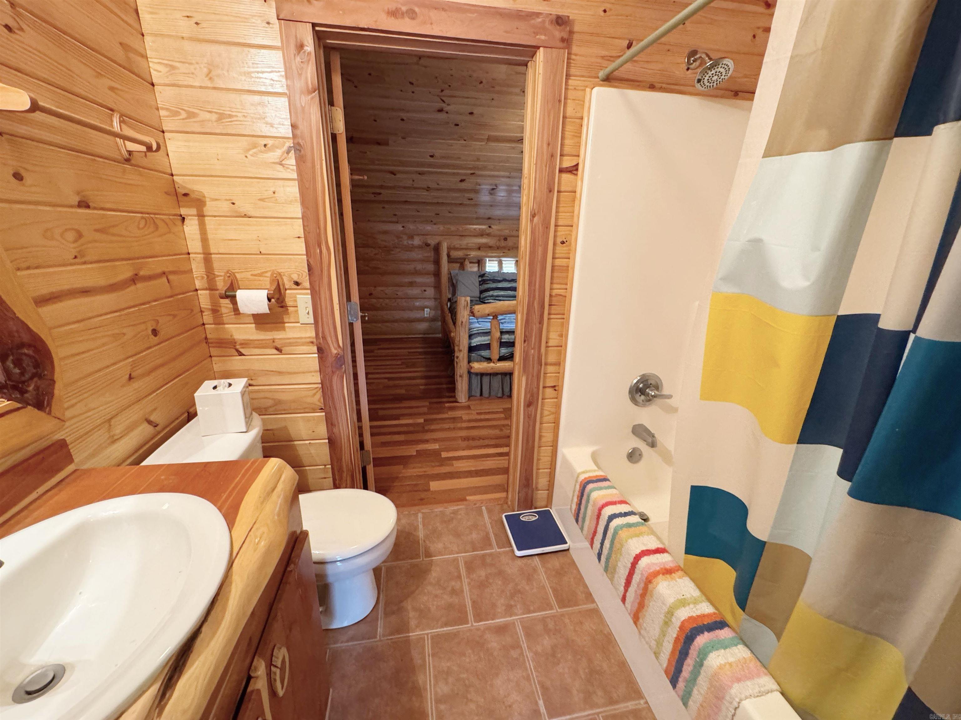 Round Bottom Pool Estates - Residential