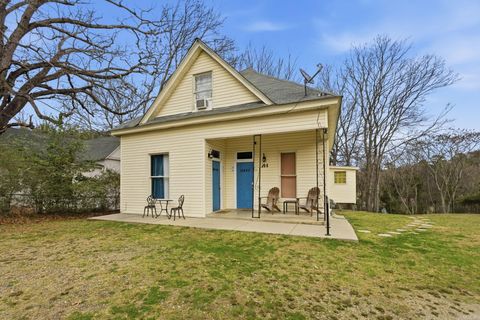 Photo of 214 Elizabeth Terrace, Hot Springs National Park, AR 17901 (MLS # 26017165)
