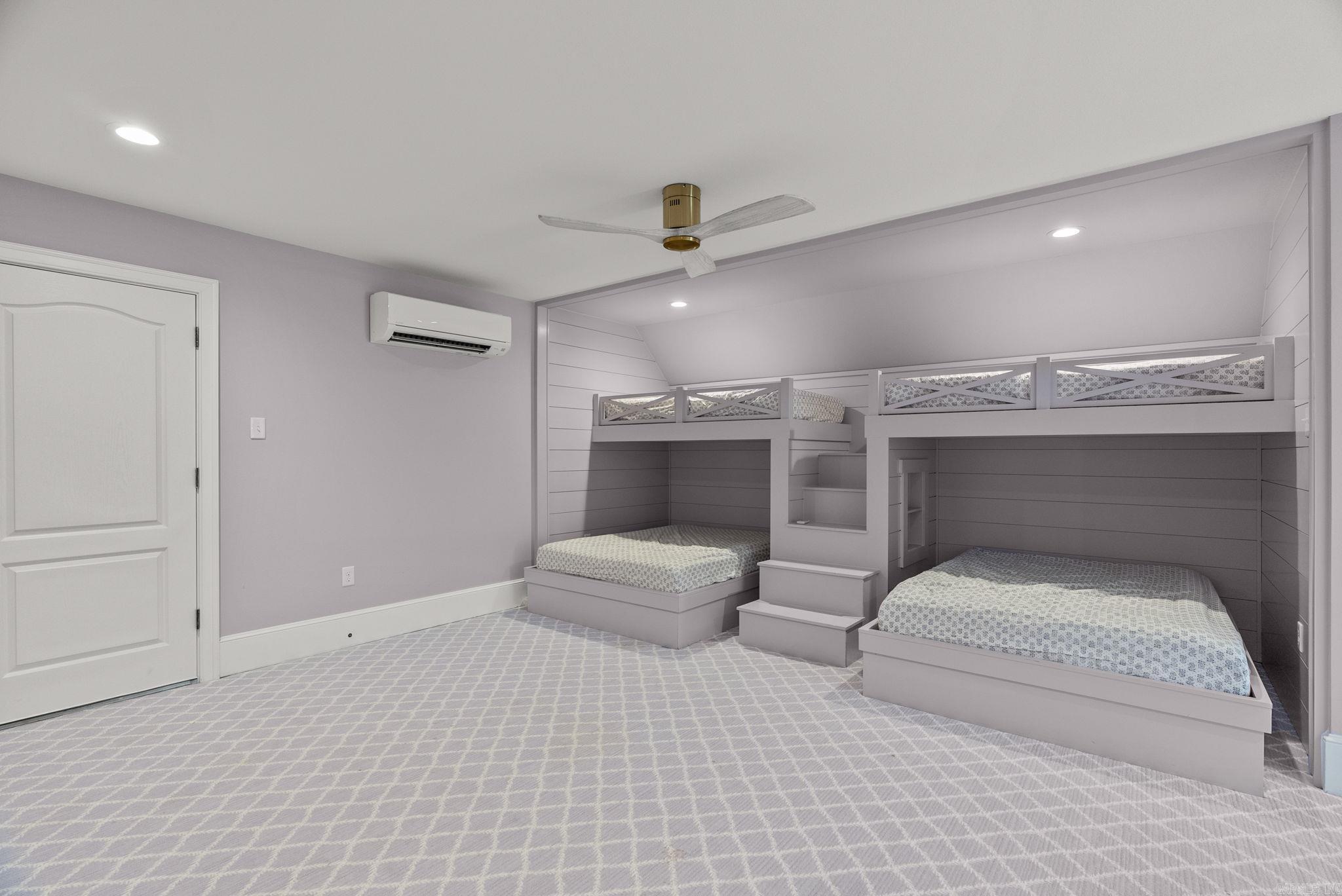 EAGLE RIDGE ESTATES - Residential