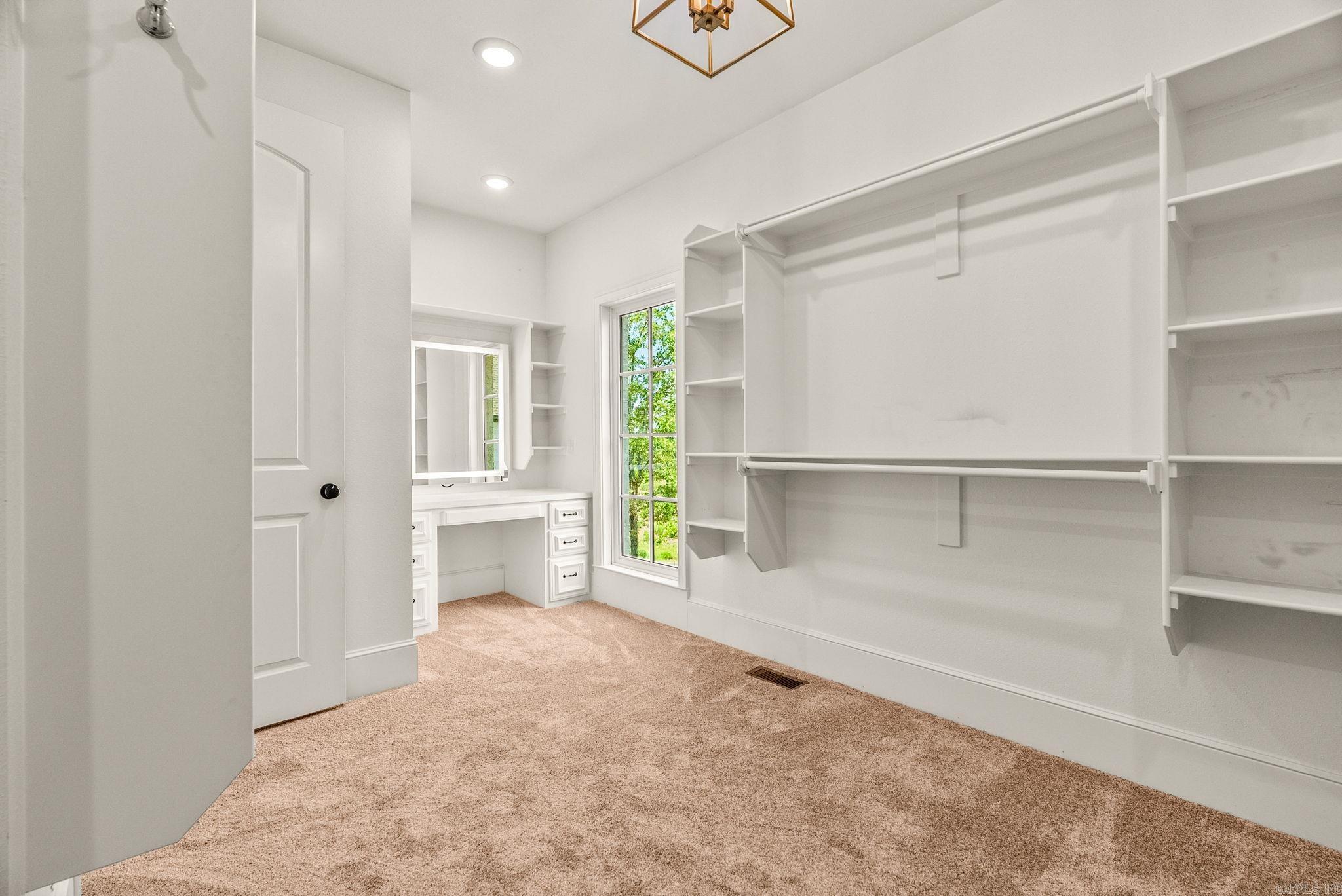 EAGLE RIDGE ESTATES - Residential