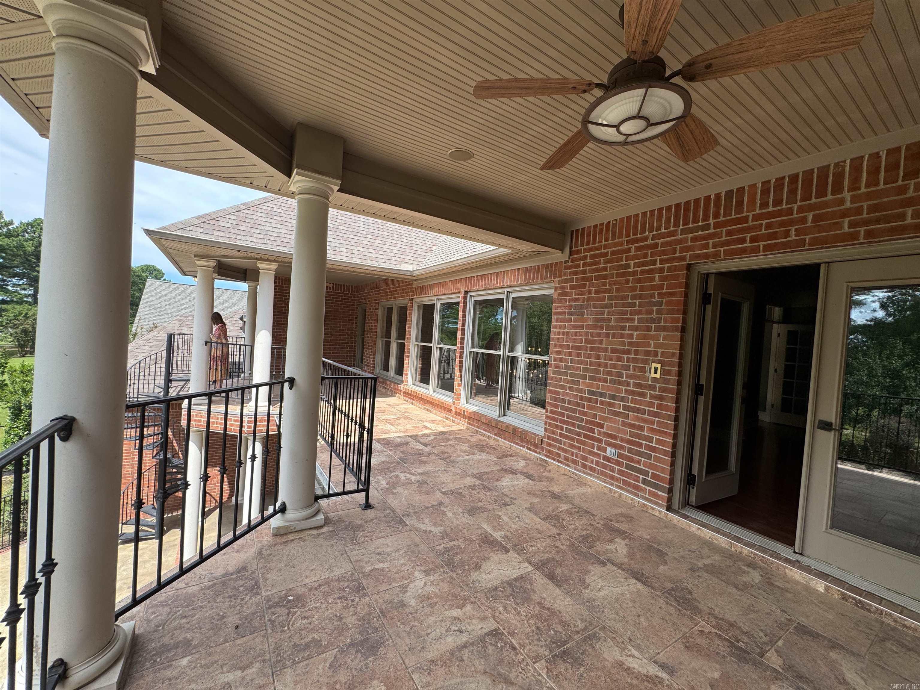 CENTENNIAL VALLEY - Residential