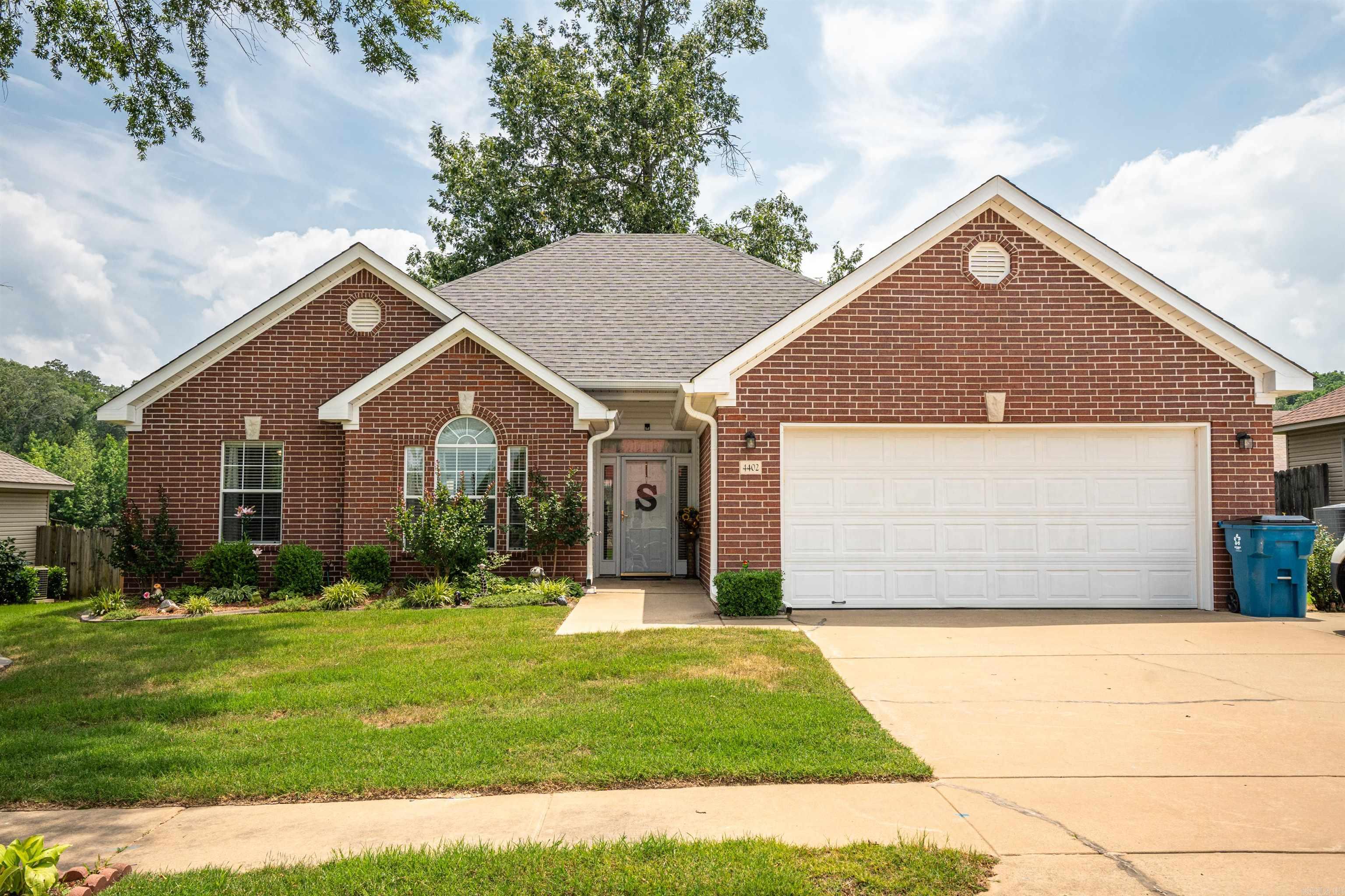 EMERALD VALLEY - Residential