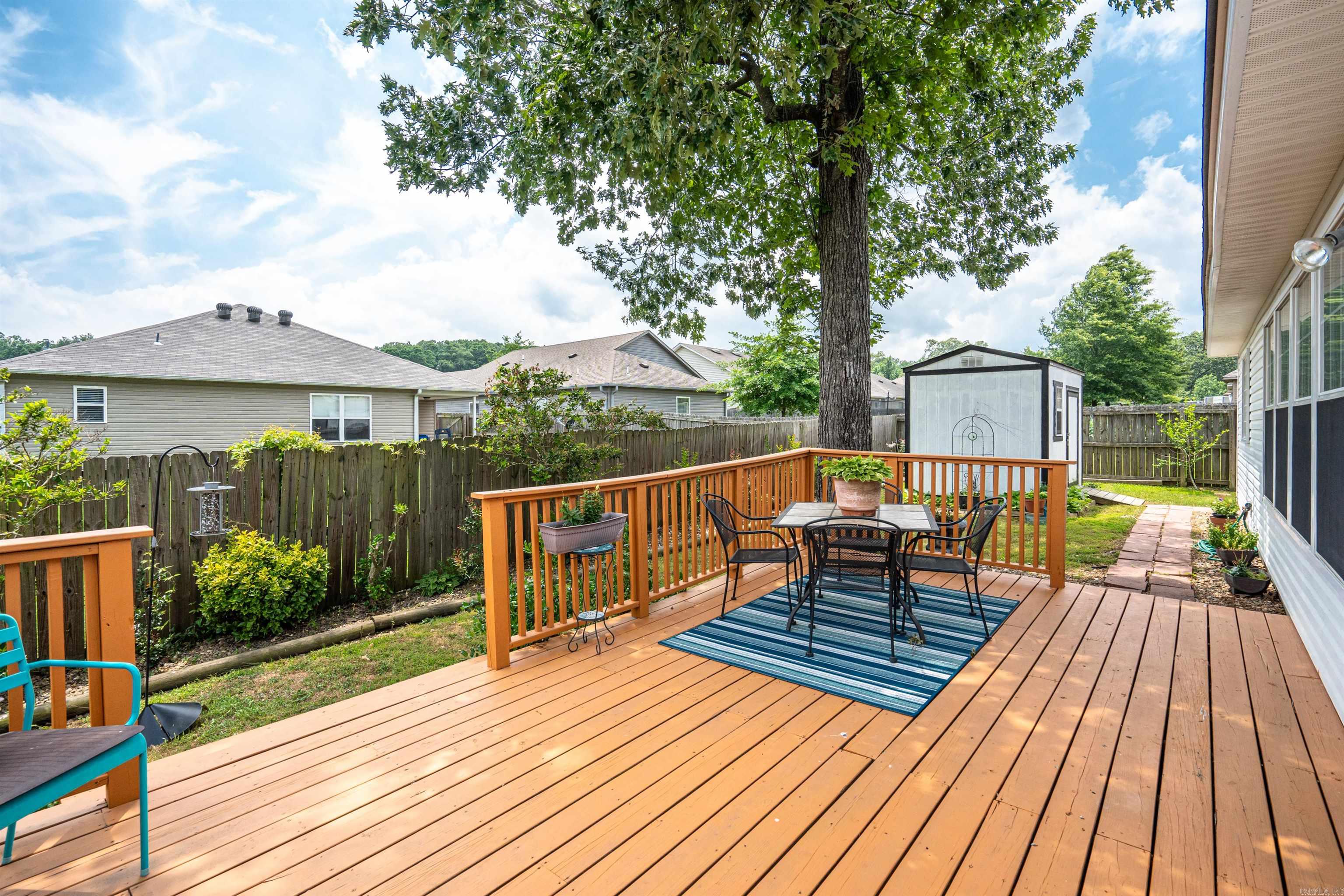 EMERALD VALLEY - Residential