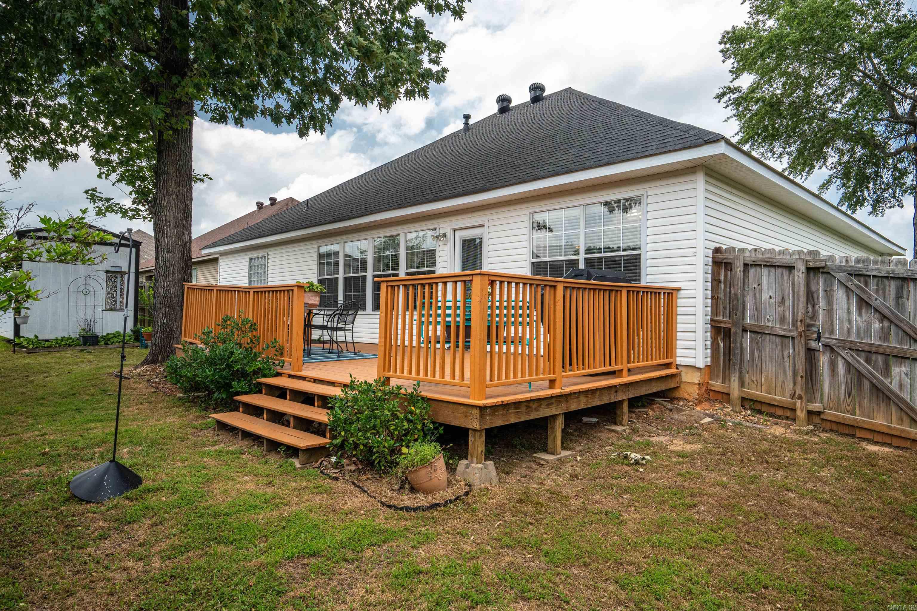 EMERALD VALLEY - Residential