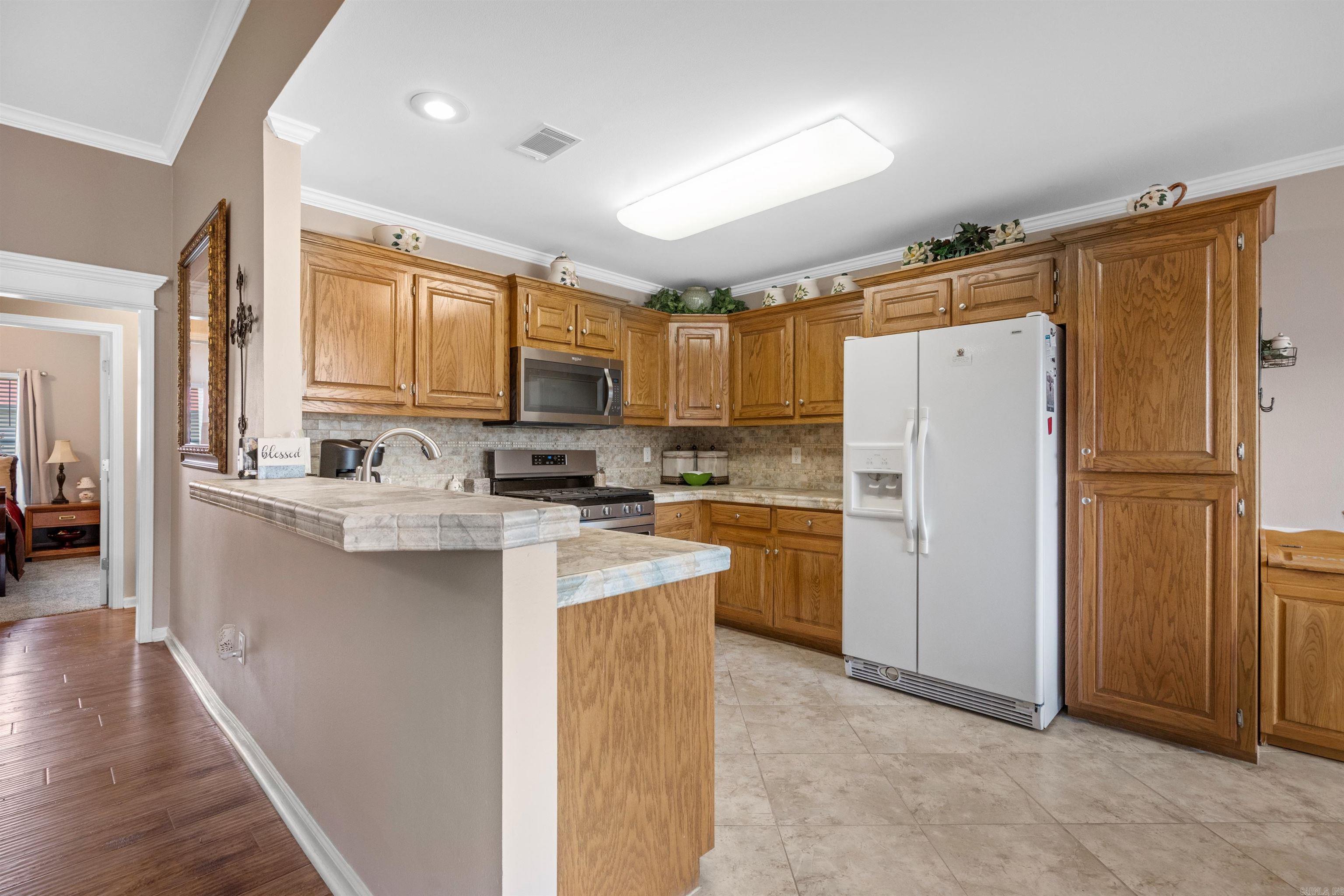 EMERALD VALLEY - Residential